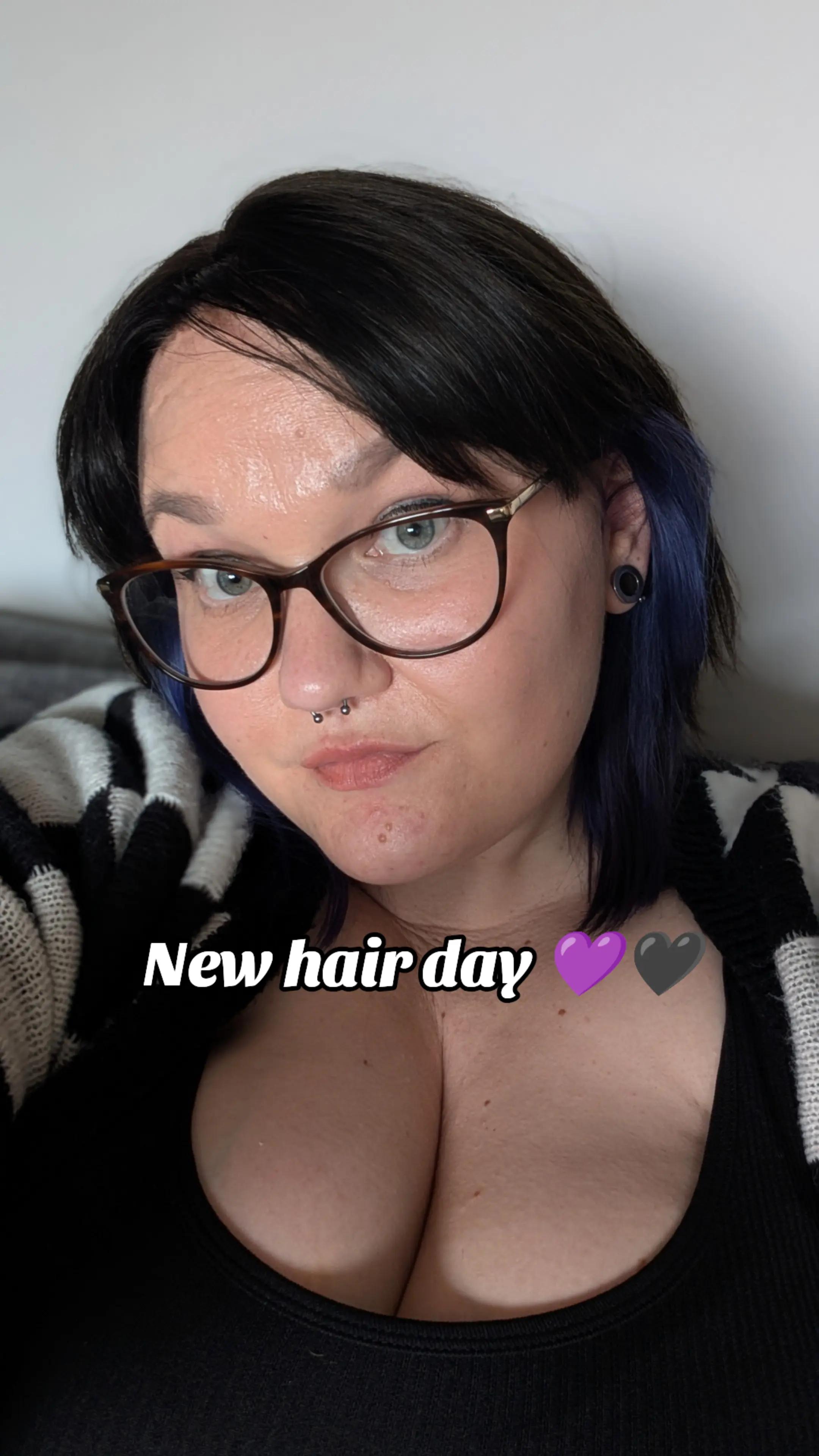 @💜🖤Lizzie🖤💜