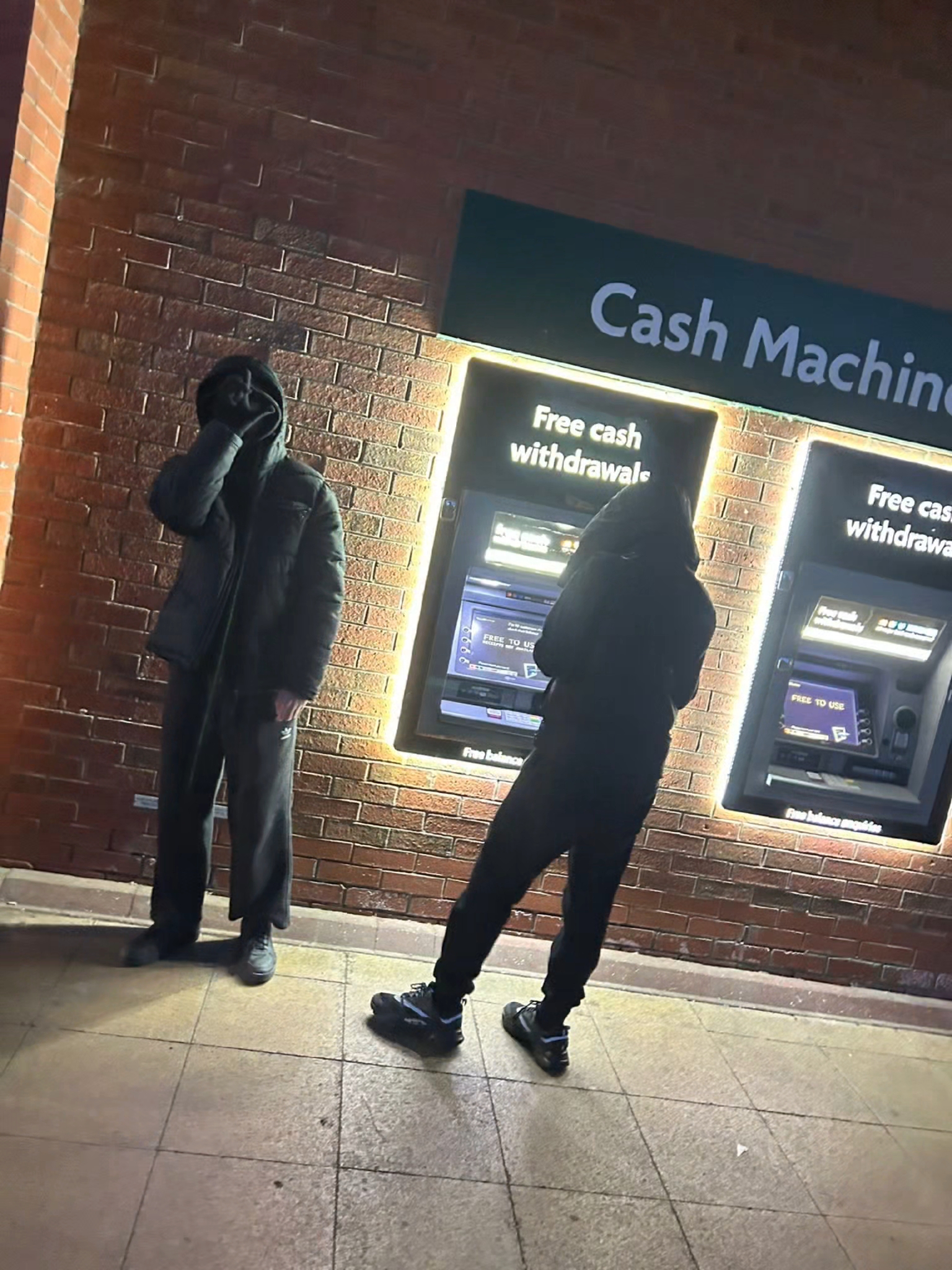 @LB 🖤◼️