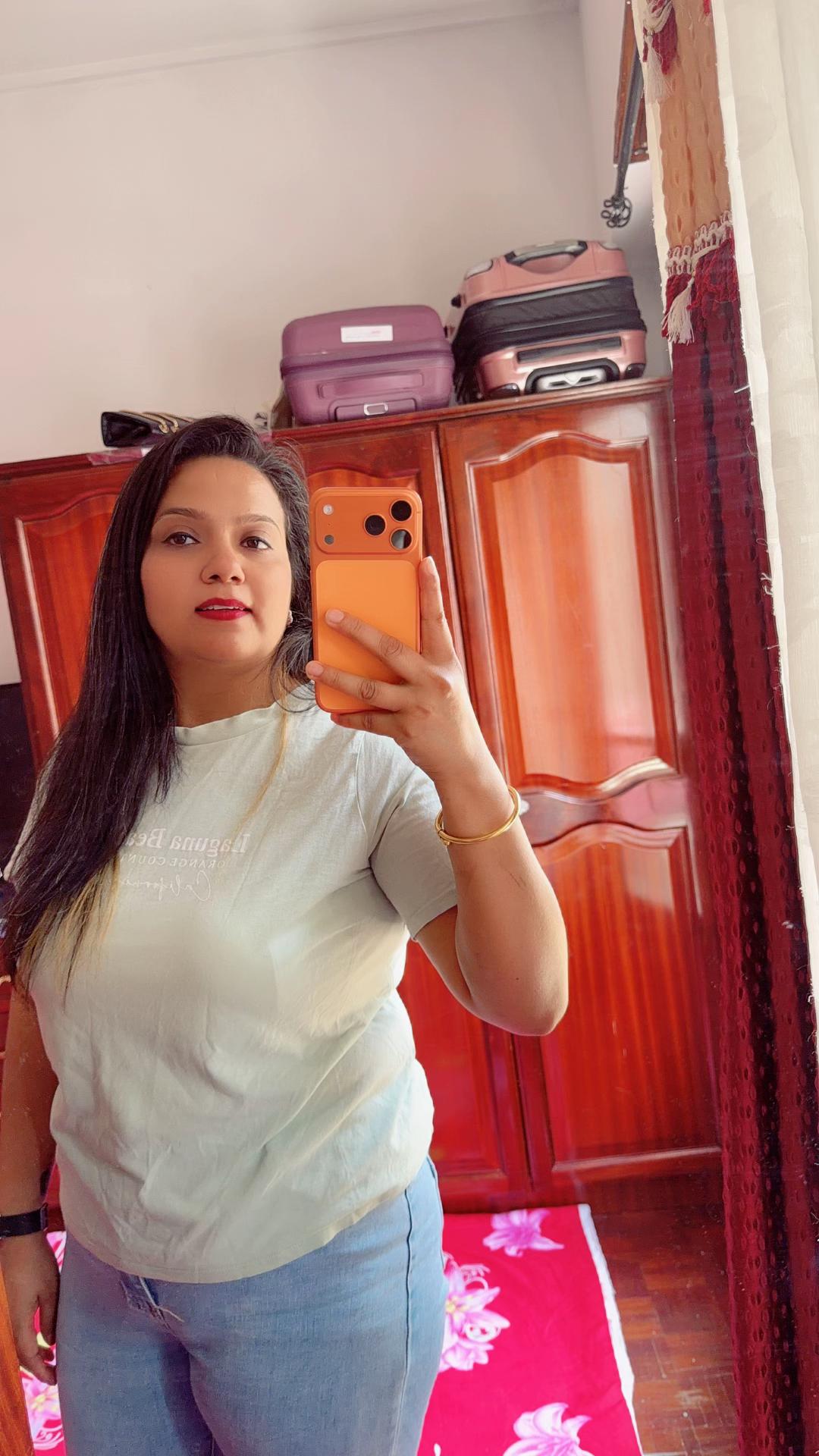 @October Queen👑(Ghimire Don )