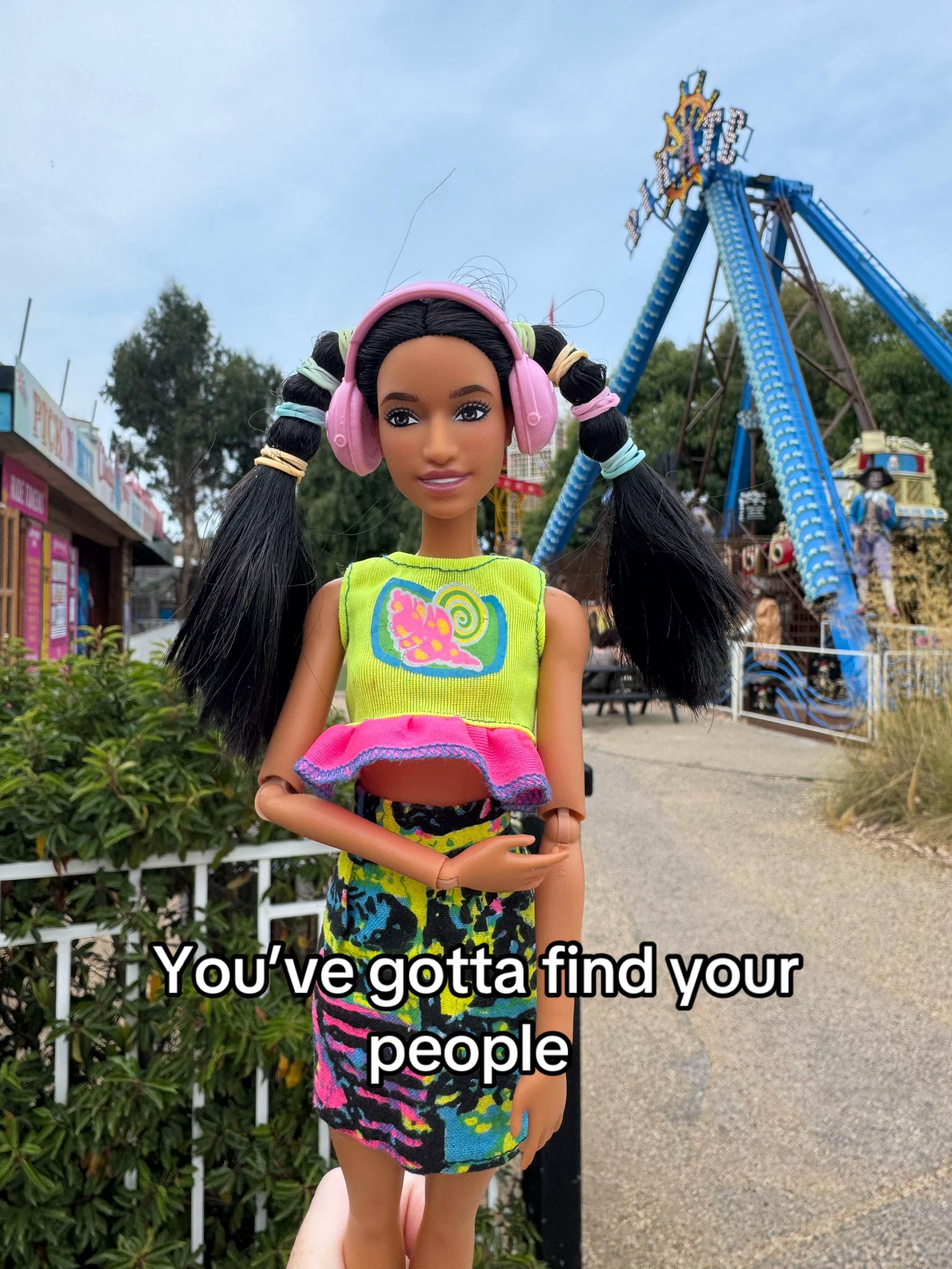 @diversedollhouse