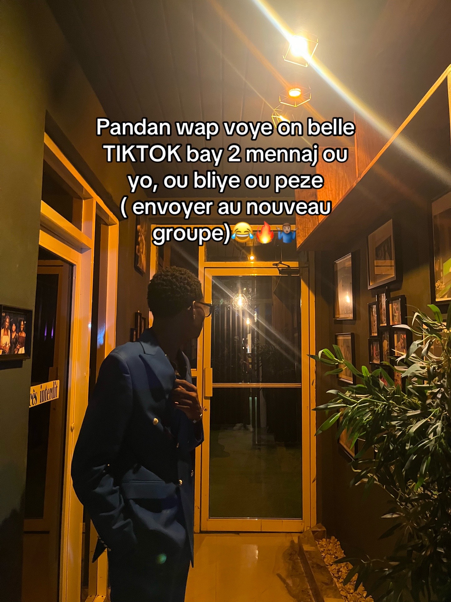 @.🕷️