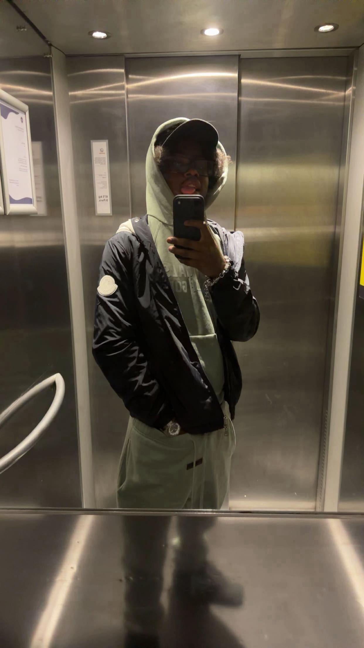 @Ty💷