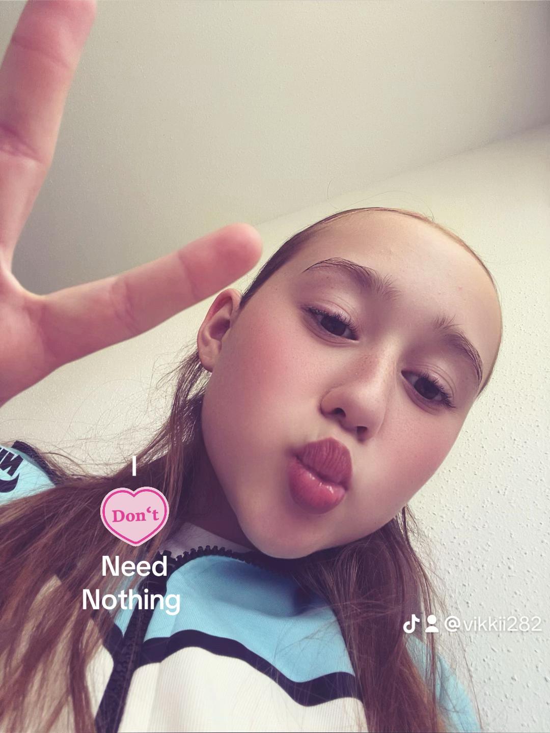 @Vikkii282