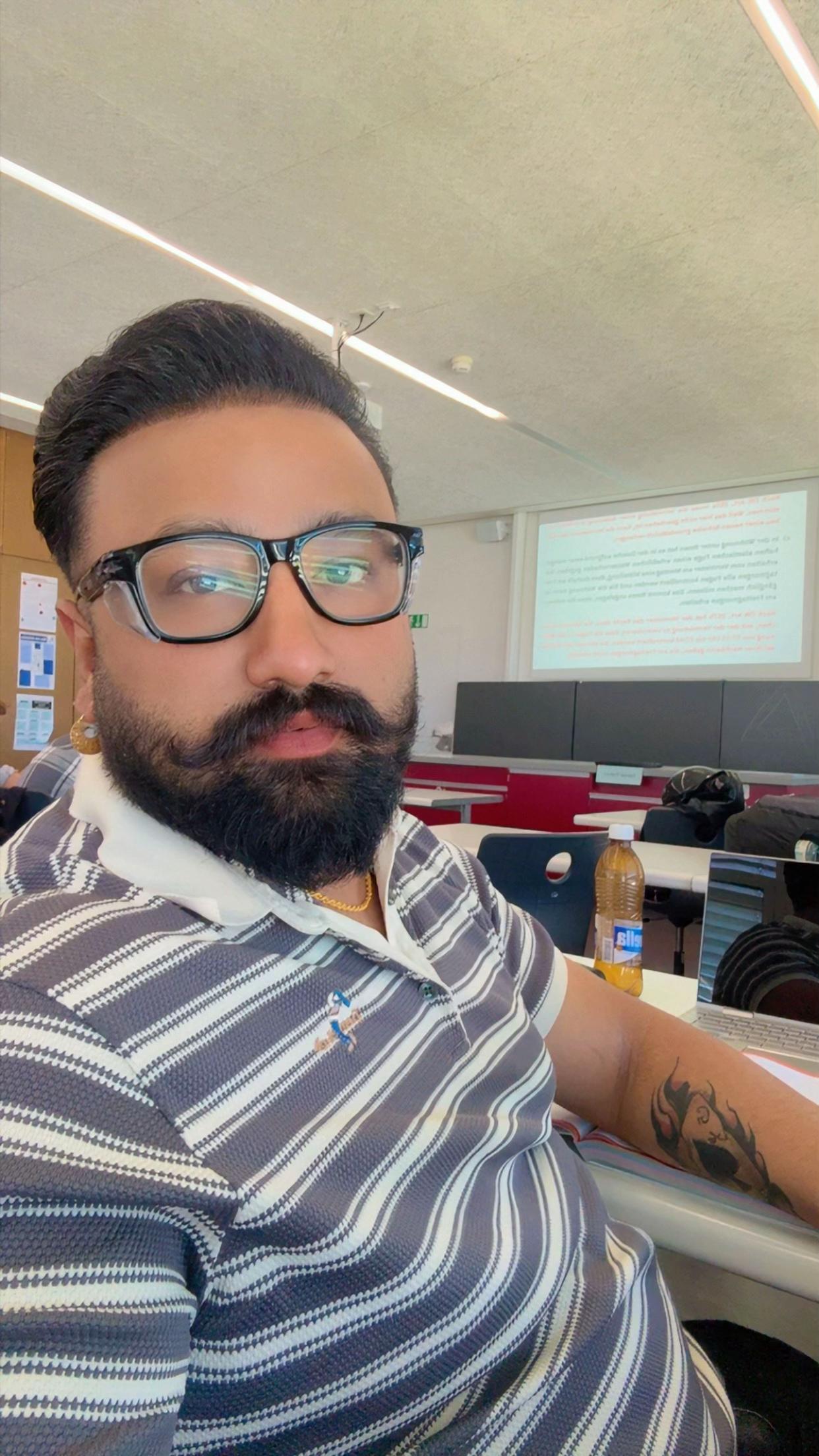 @🇮🇳 Davinder Switzerland 🇨🇭