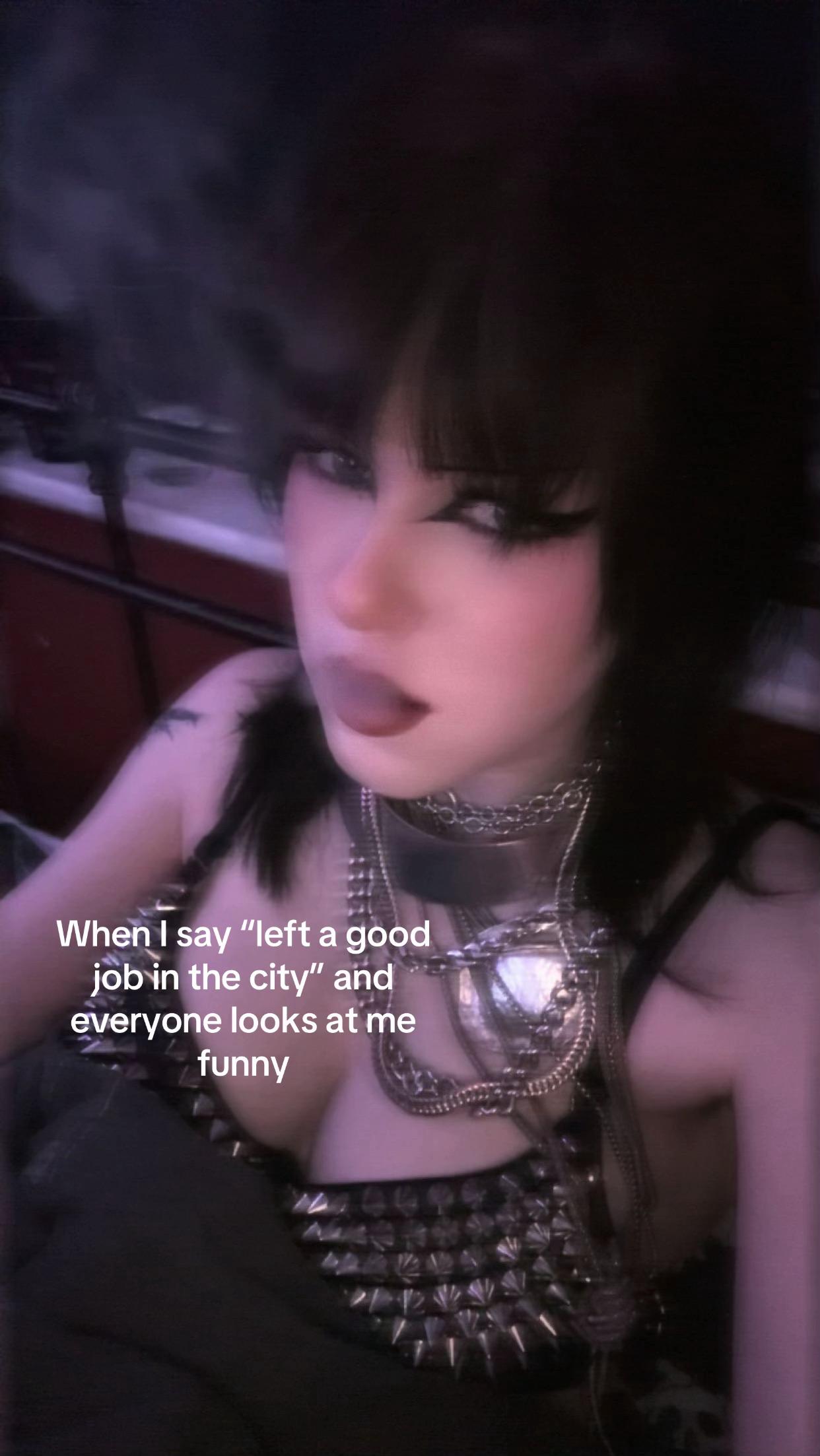 @Gothic.Fox