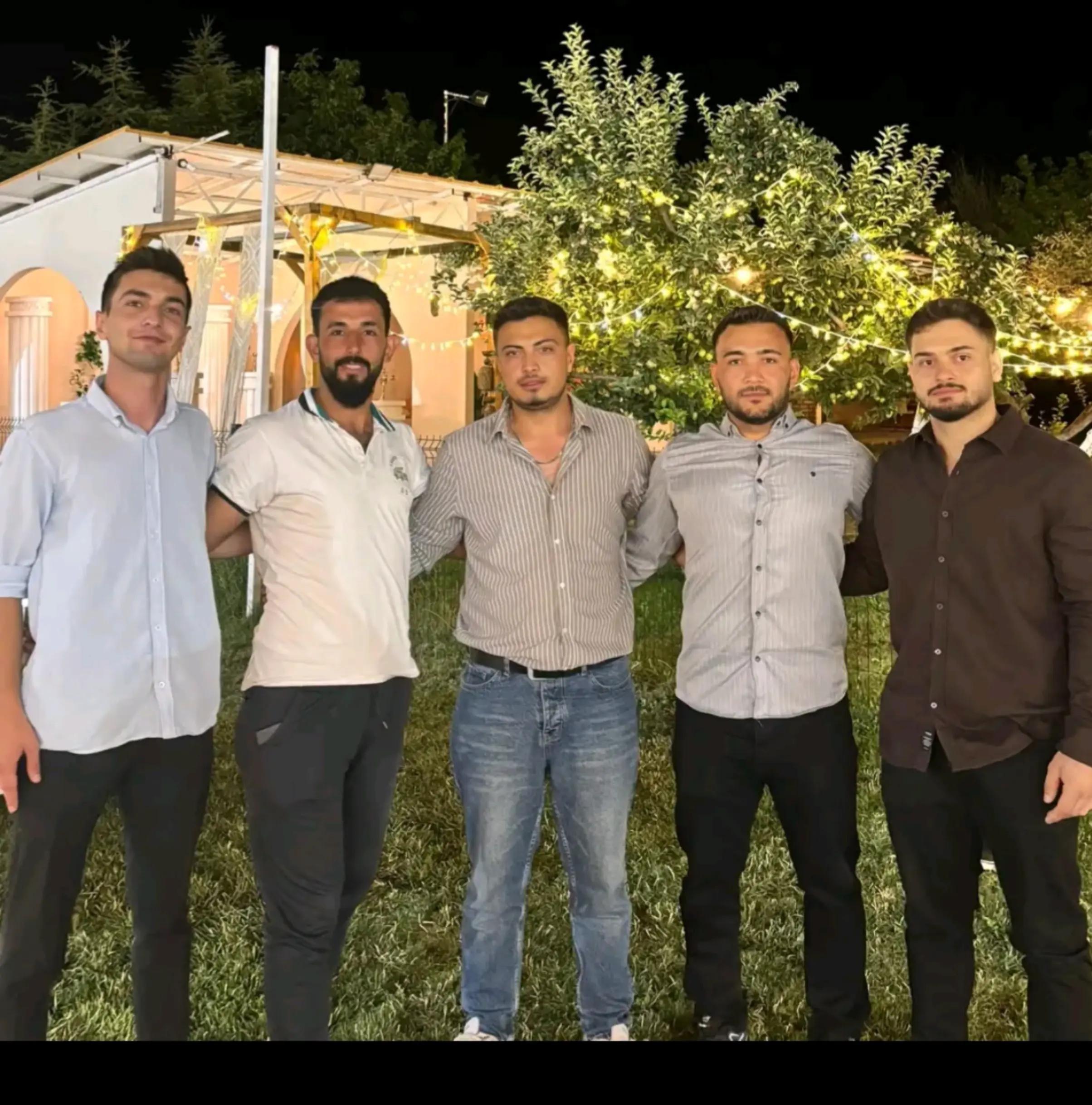 @İ&Ccedil;İ AŞK DOLU