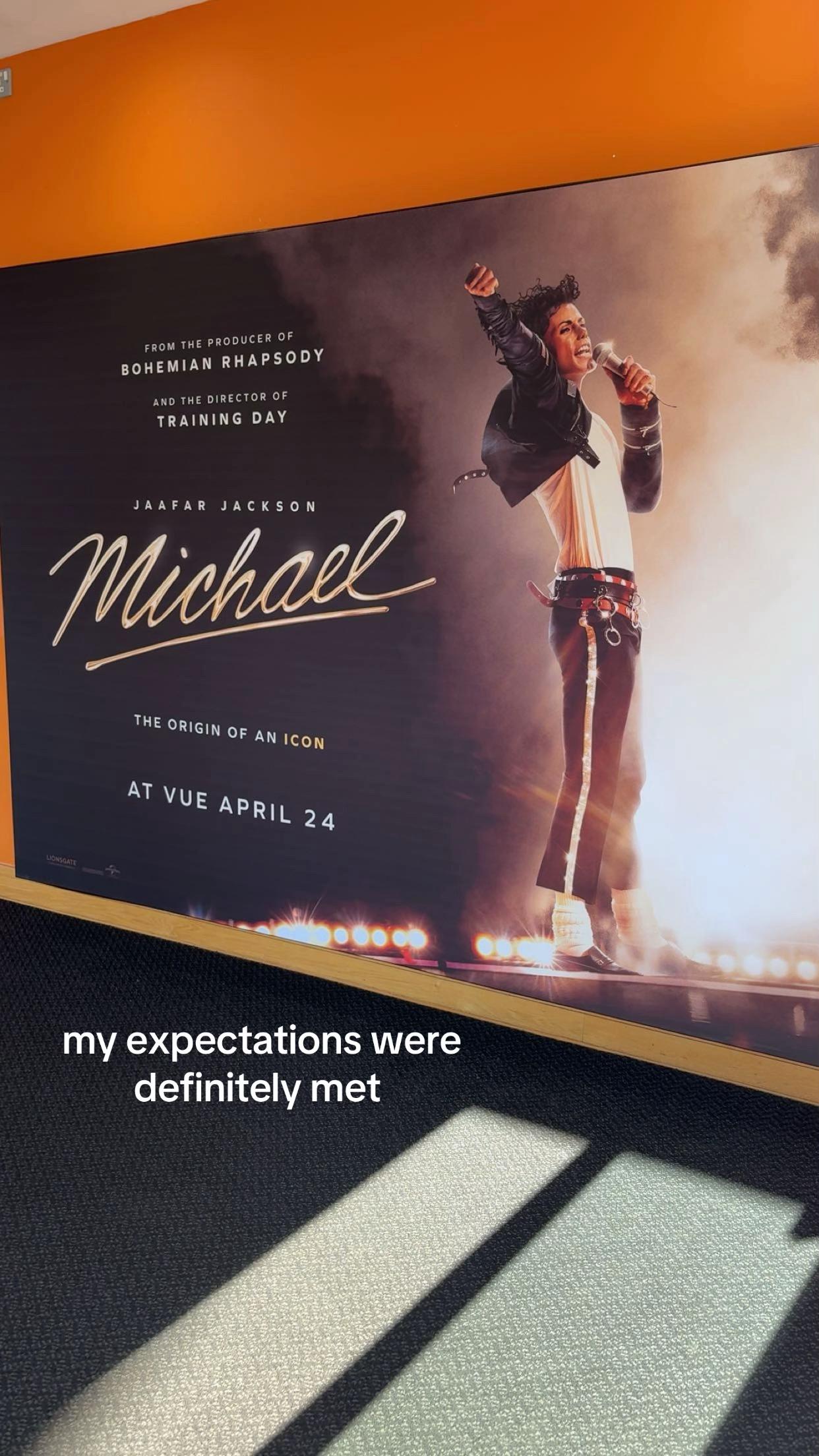 @EM🌟
