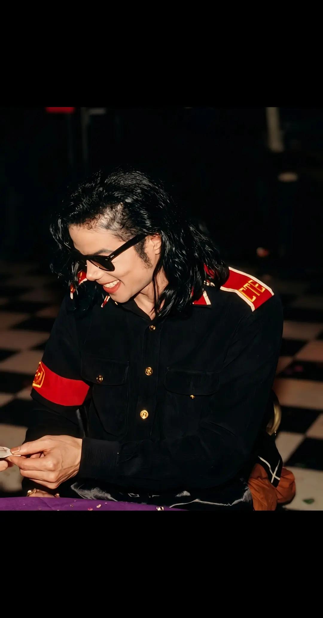 @KING OF POP👑MJ FAN❤️