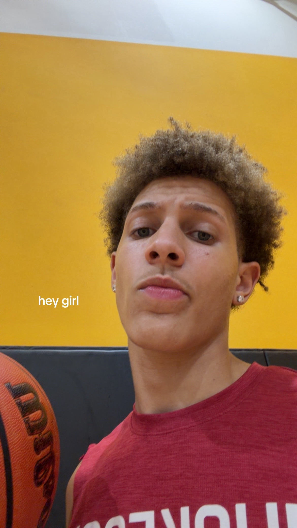 @￶
