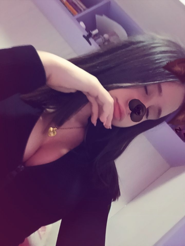 @👑𝓬𝓪𝓻𝓵𝔂👑