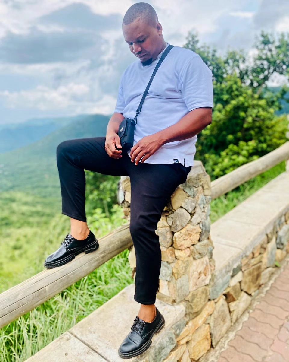 @BuhleMcking🇿🇦