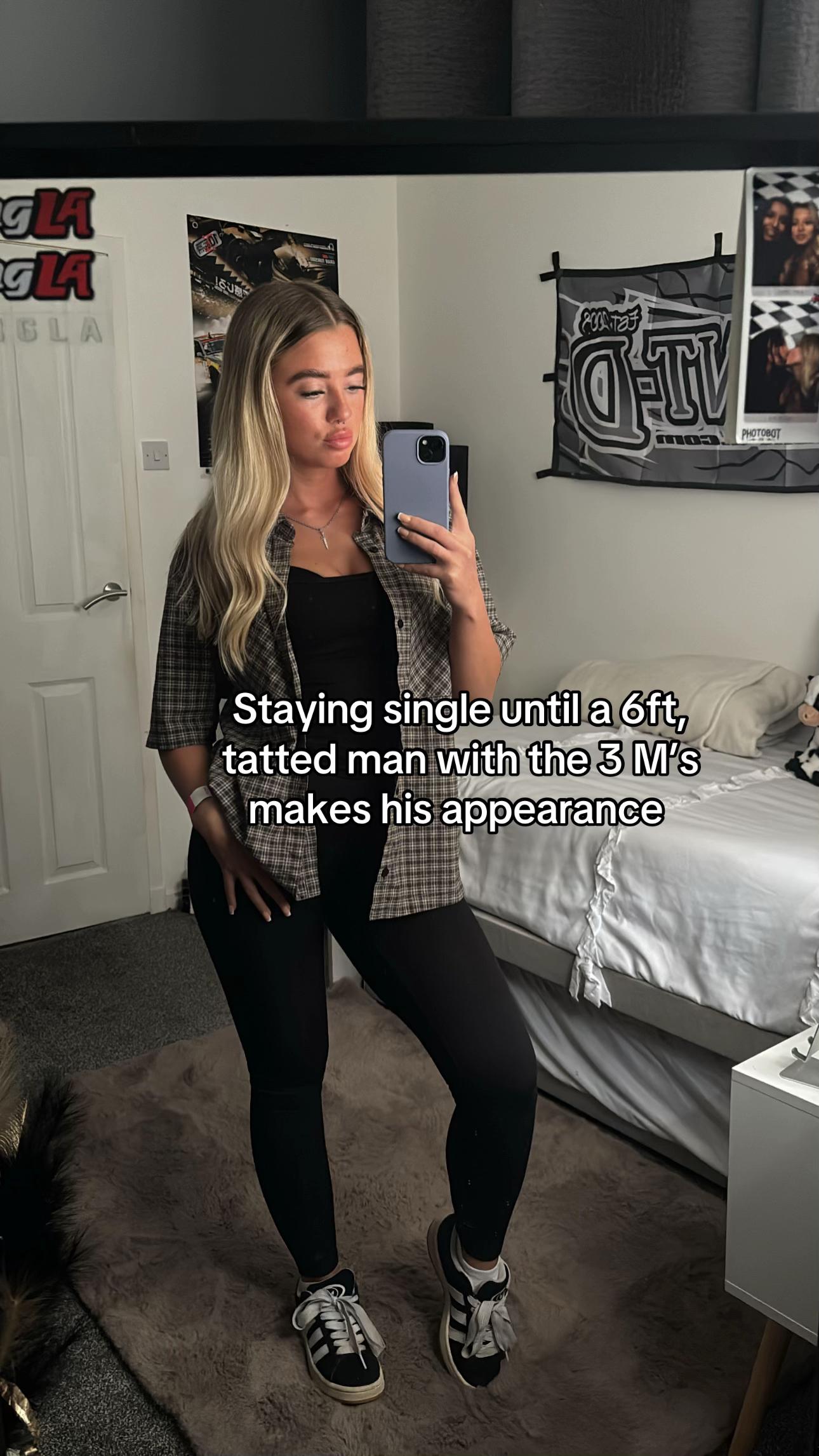 @ROBYN 🖤