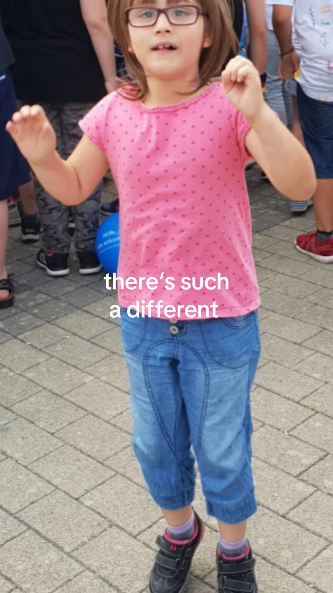 @Ella_2244