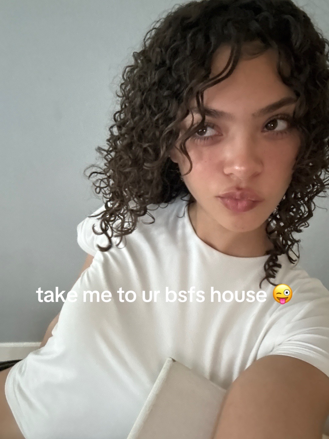 @bella