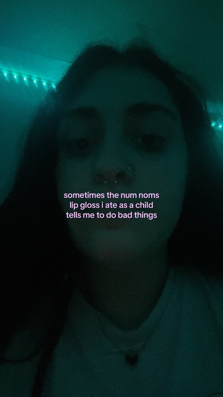 @e l l a 😽🦿