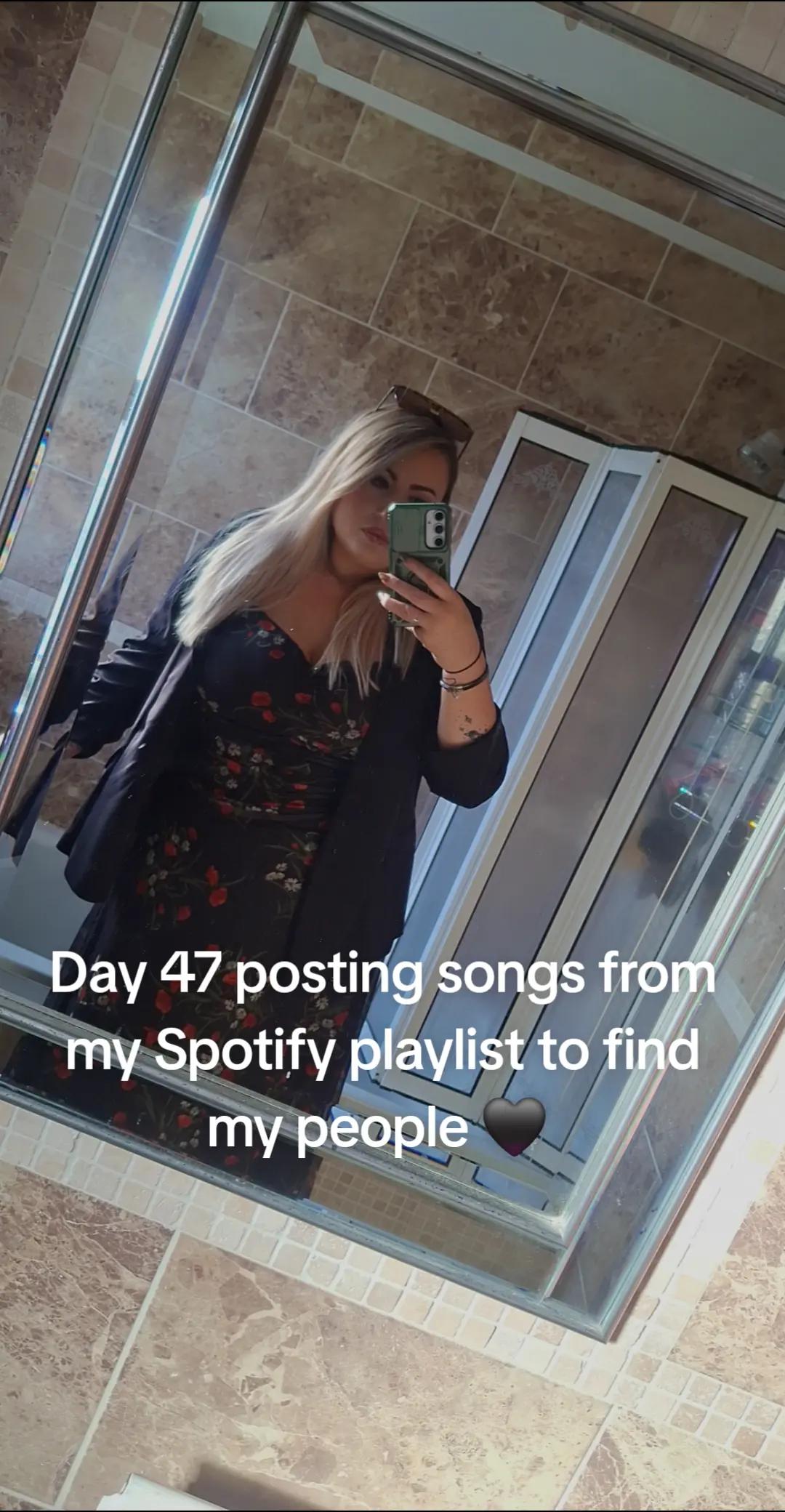 @🎙🦊𝕯𝖊𝖊🦊🎙