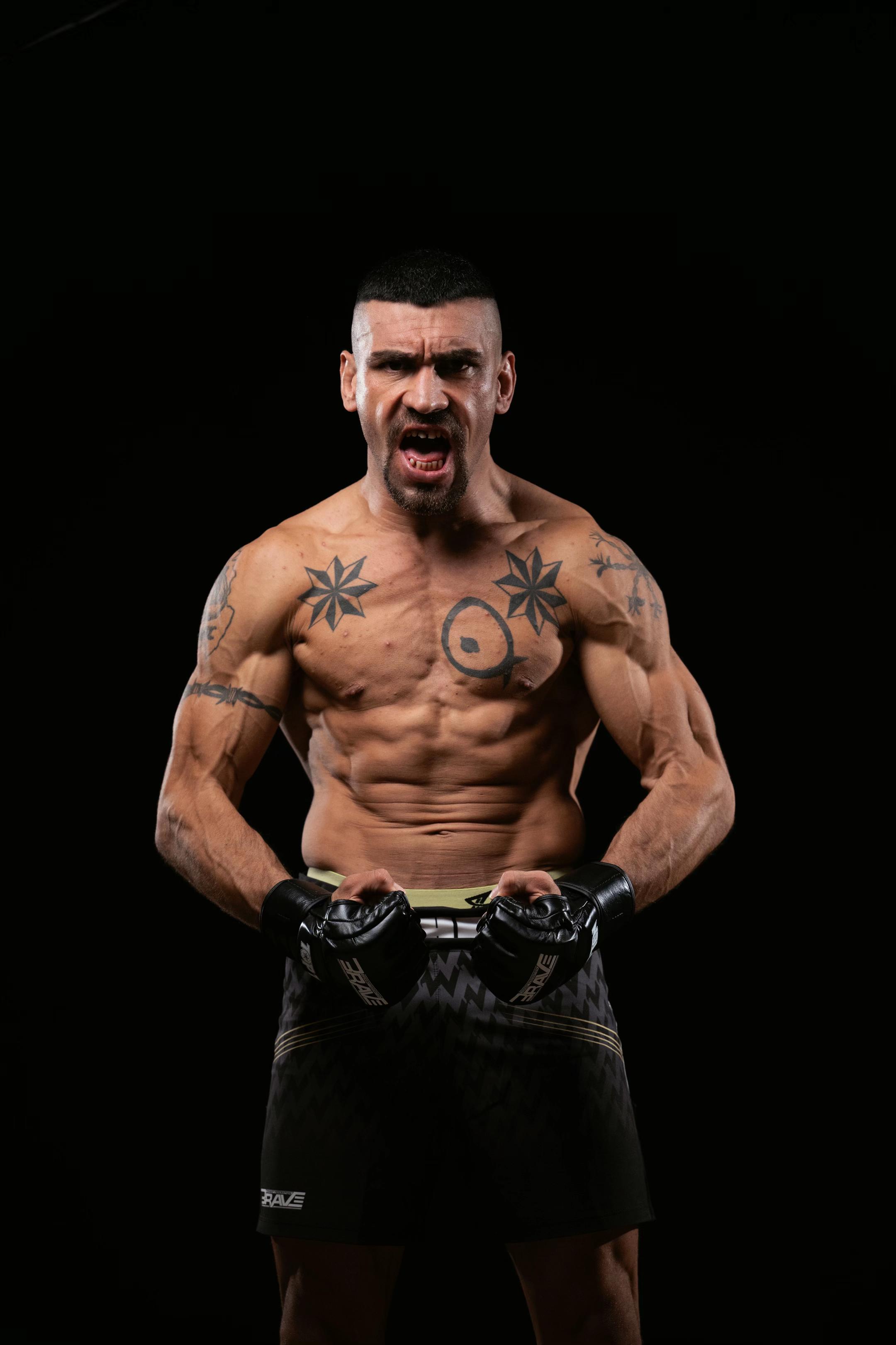 @mubarez_mma