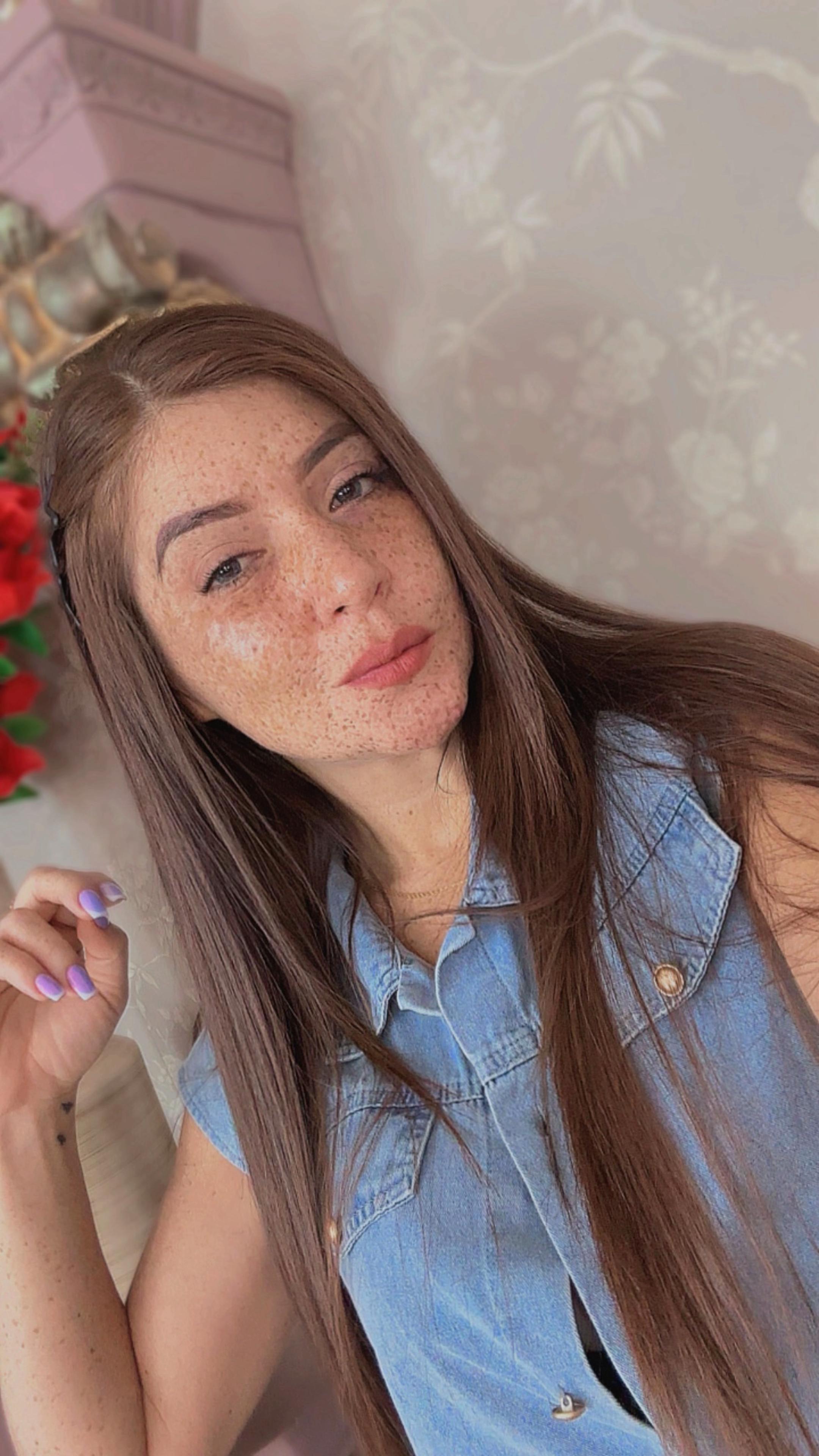 @Larissahills
