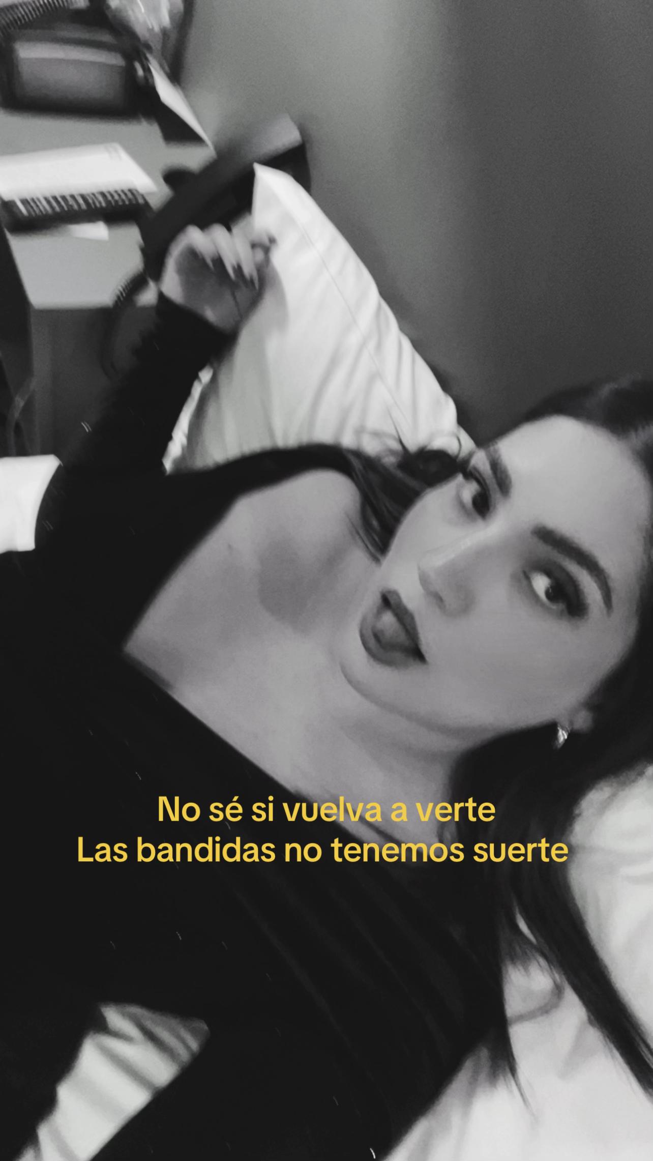 @Aniieshoots