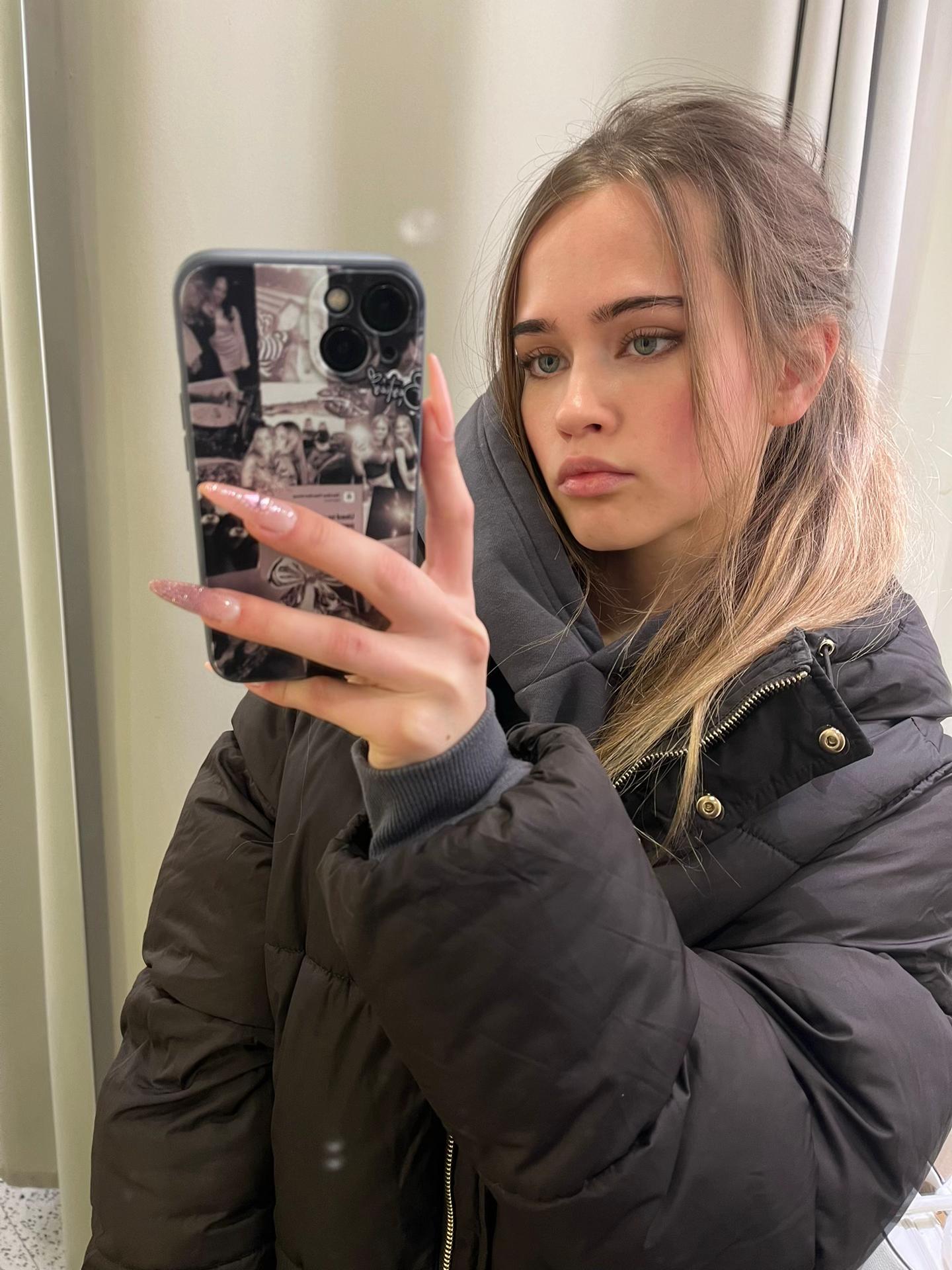 @nia