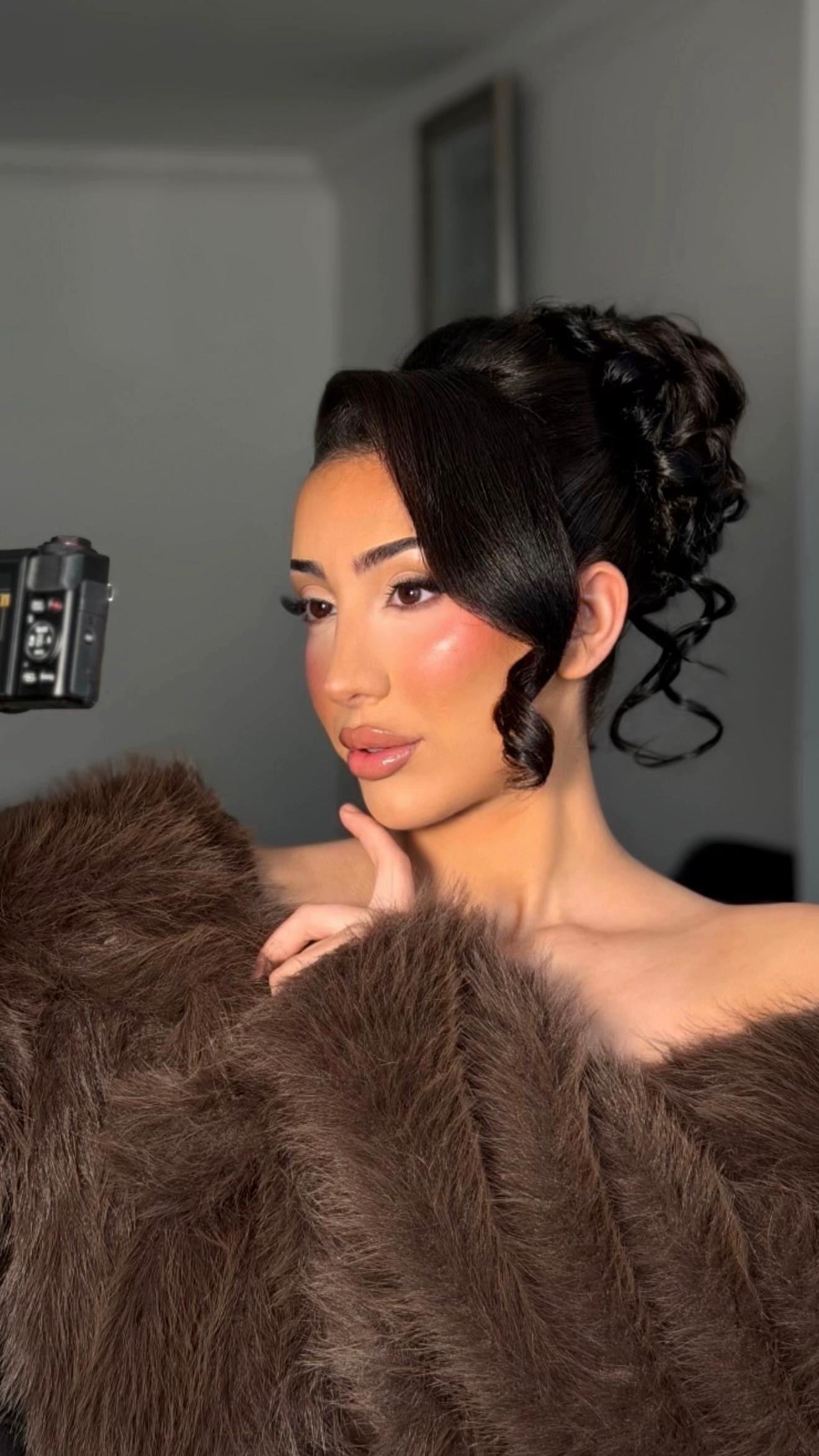 @HairBy.Eesha