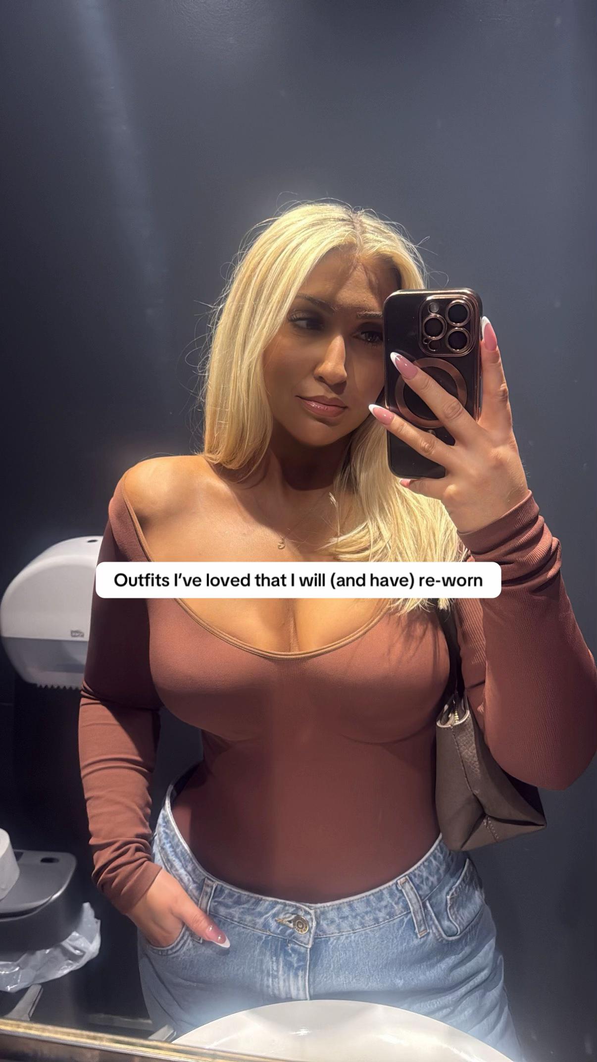 @VictoriaGregory