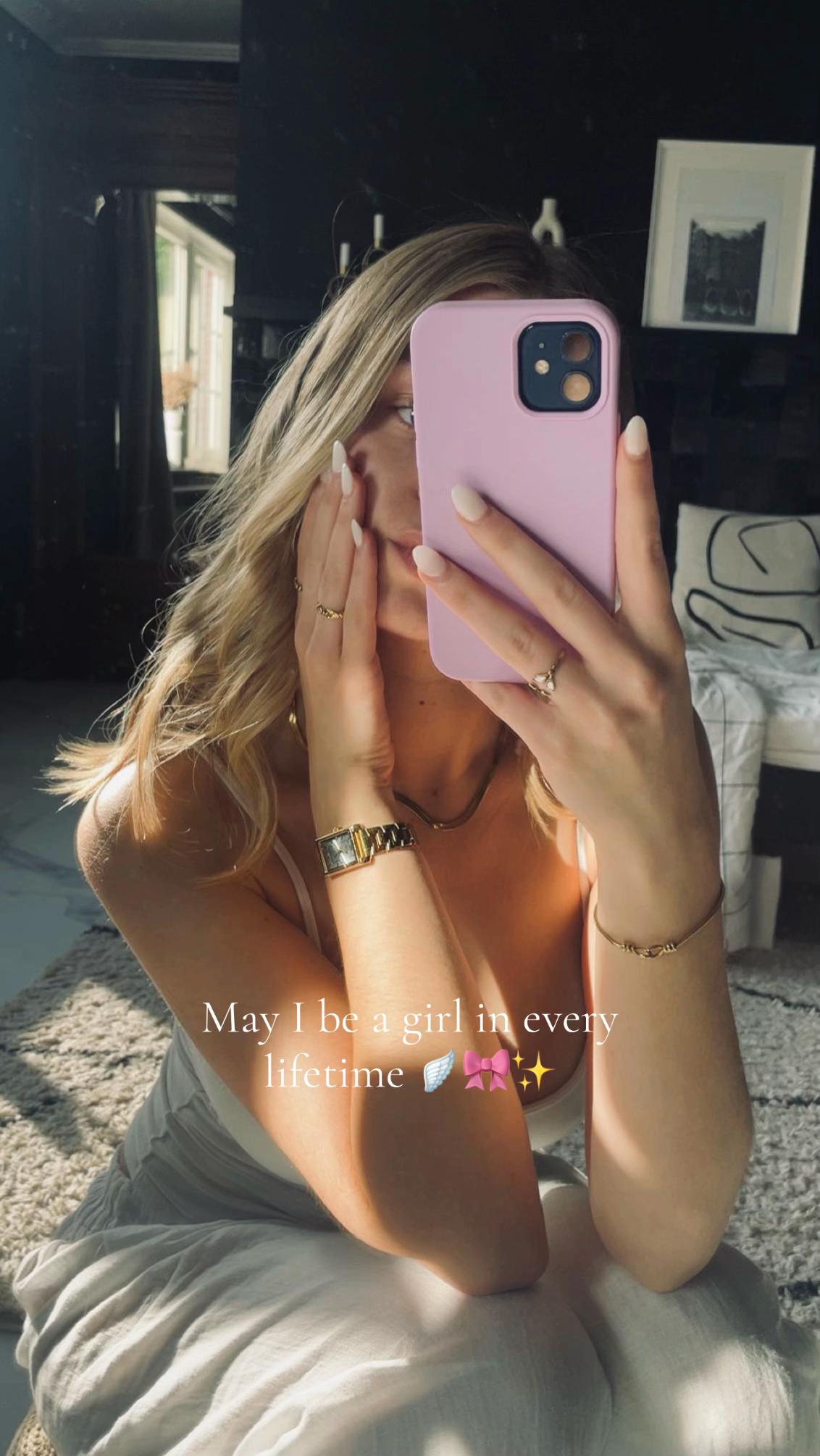 @𝓛𝓸𝓾𝓲𝓼𝓮