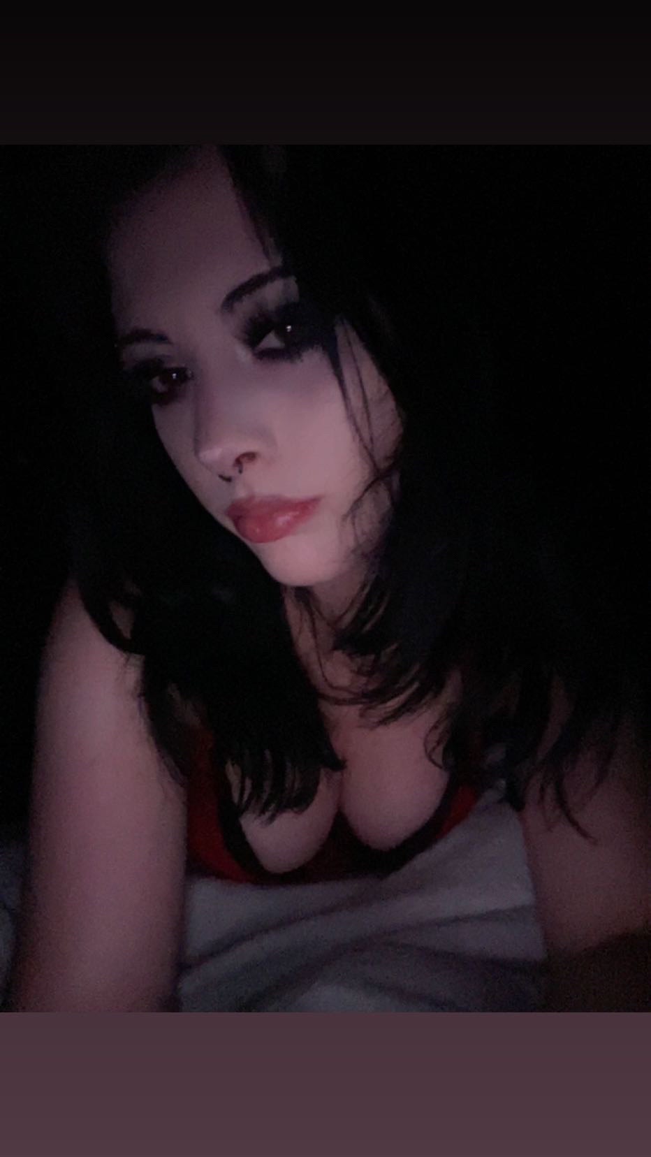 @v4mp_d0llrot4u