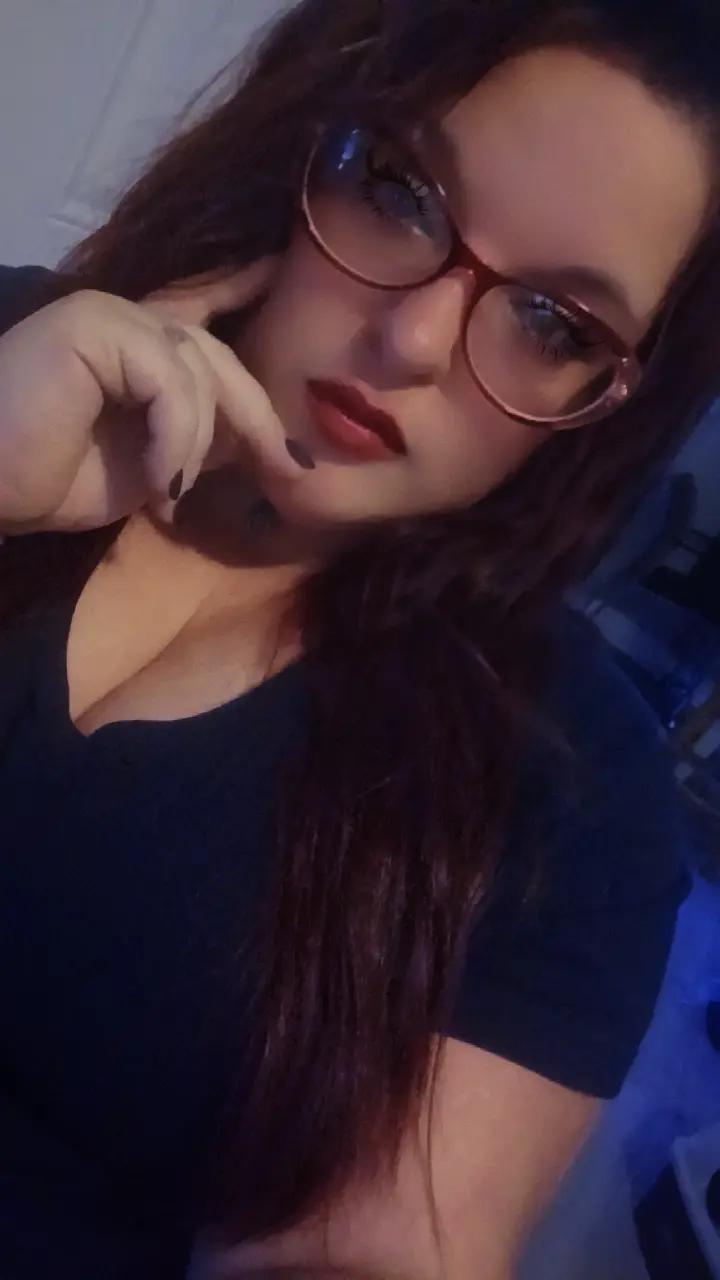 @🎀curvybratbabe71