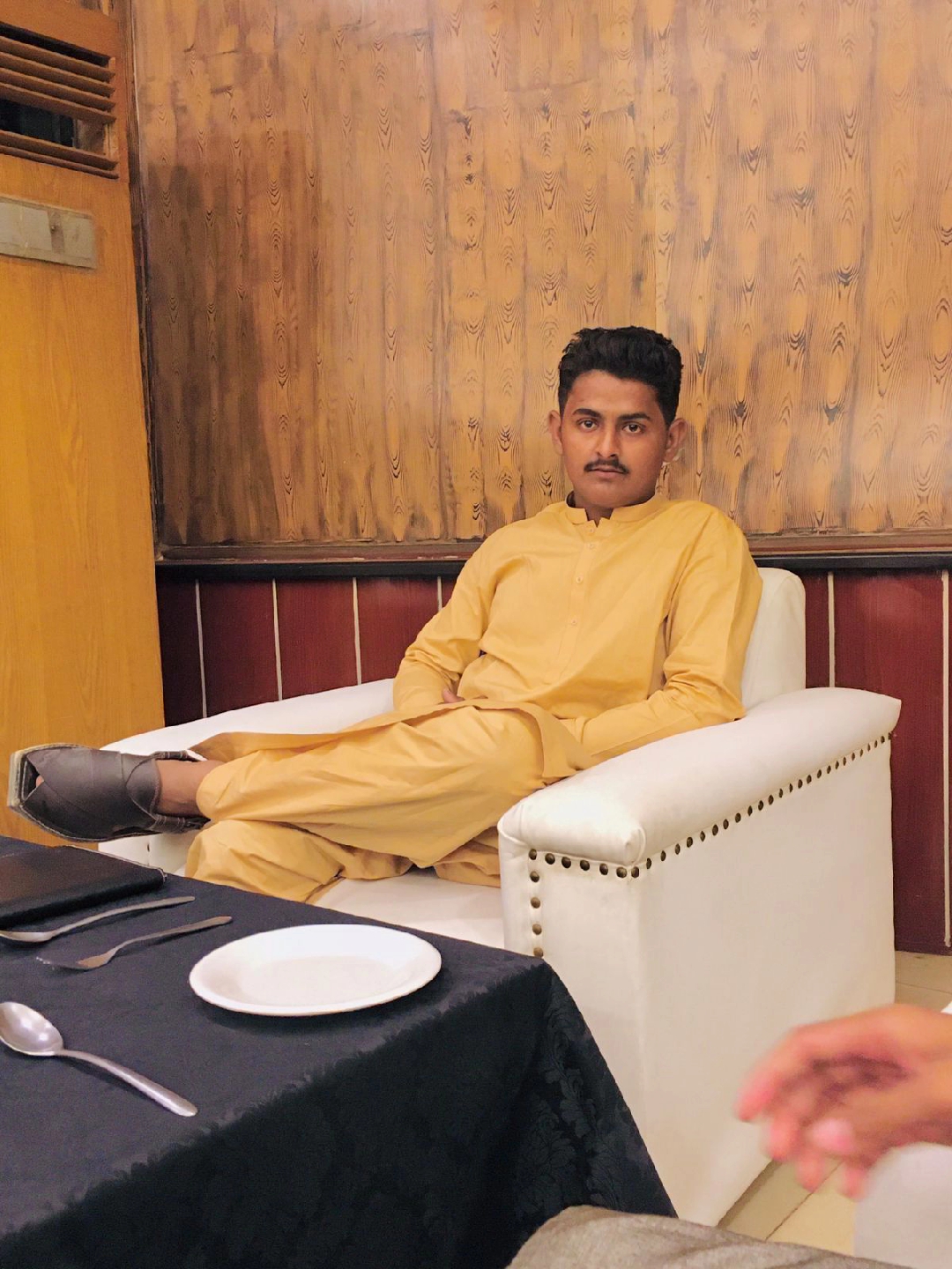 @ANESH🥰