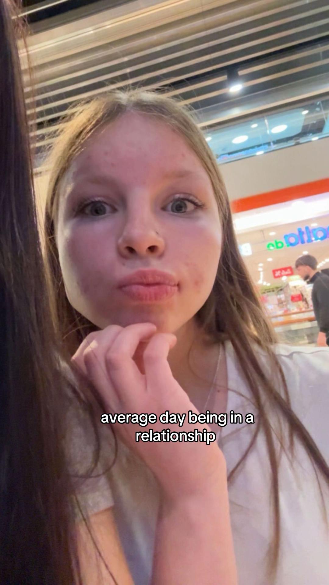 @🫰🏻