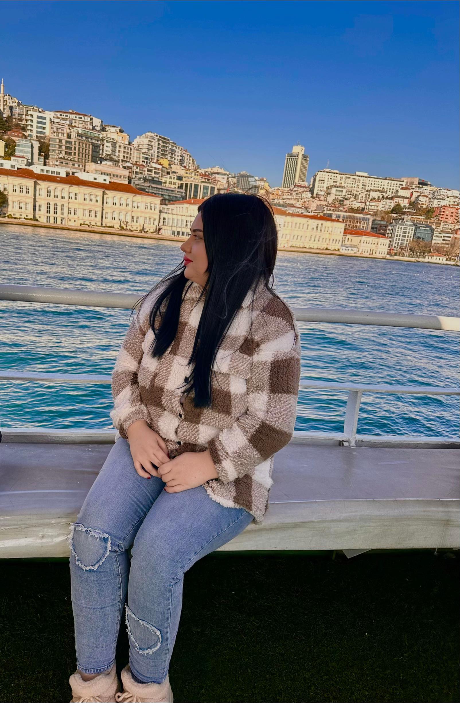 @𝐑𝐚𝐥𝐮𝐜𝐚 𝐆𝐥𝐨𝐝𝐞𝐚𝐧𝐮