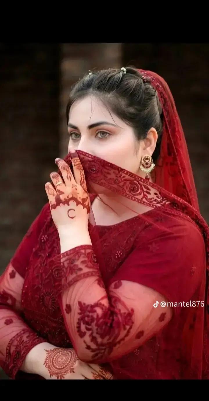 @Yasmeen hujra 👑🥰
