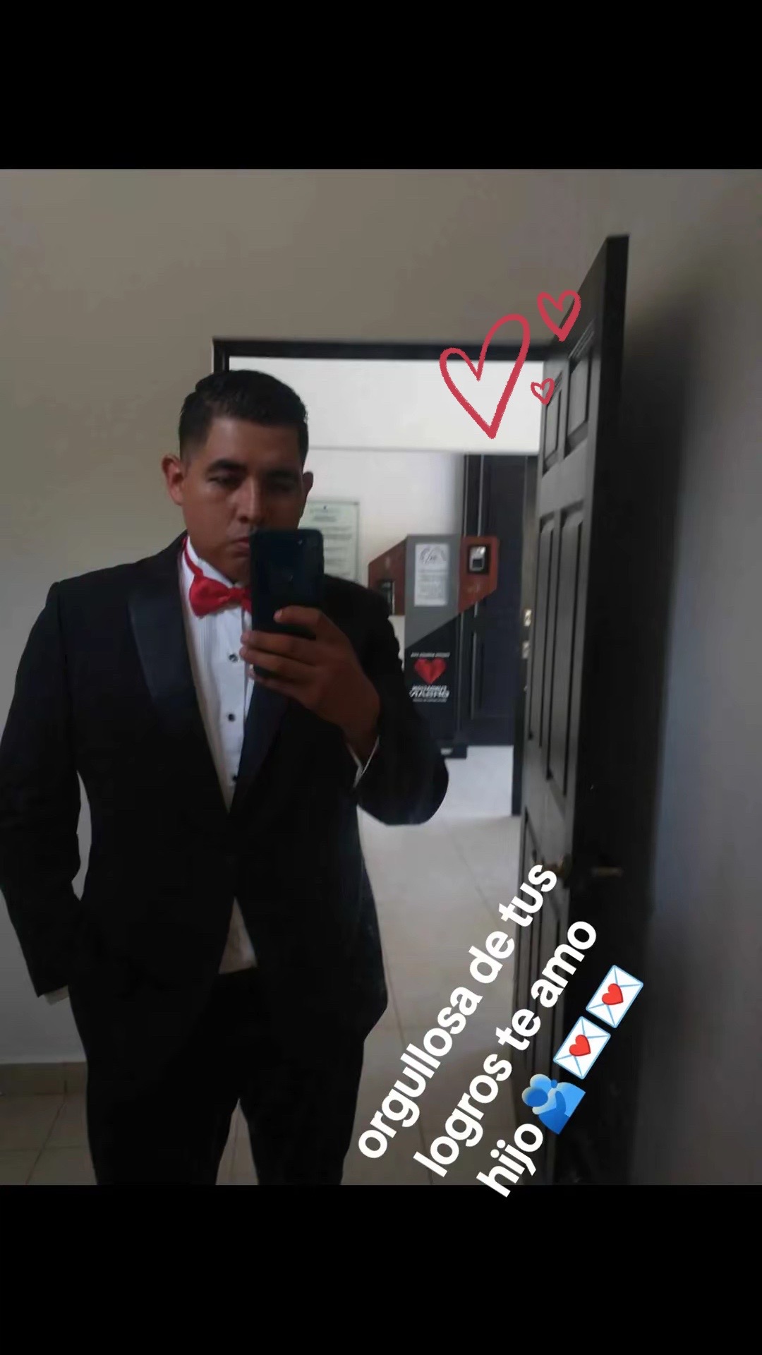 @Tinoyesenia Flores
