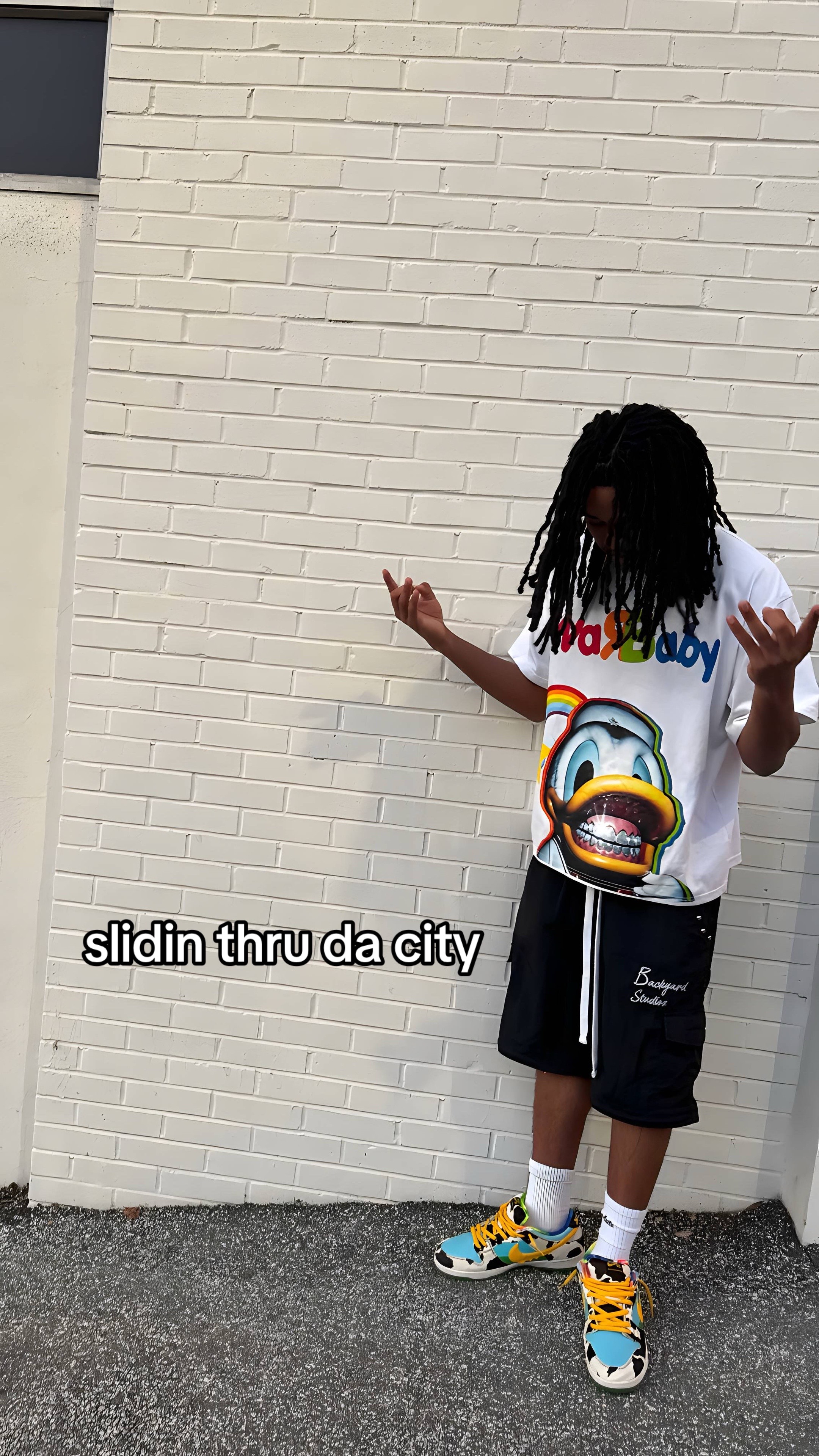 @⃟