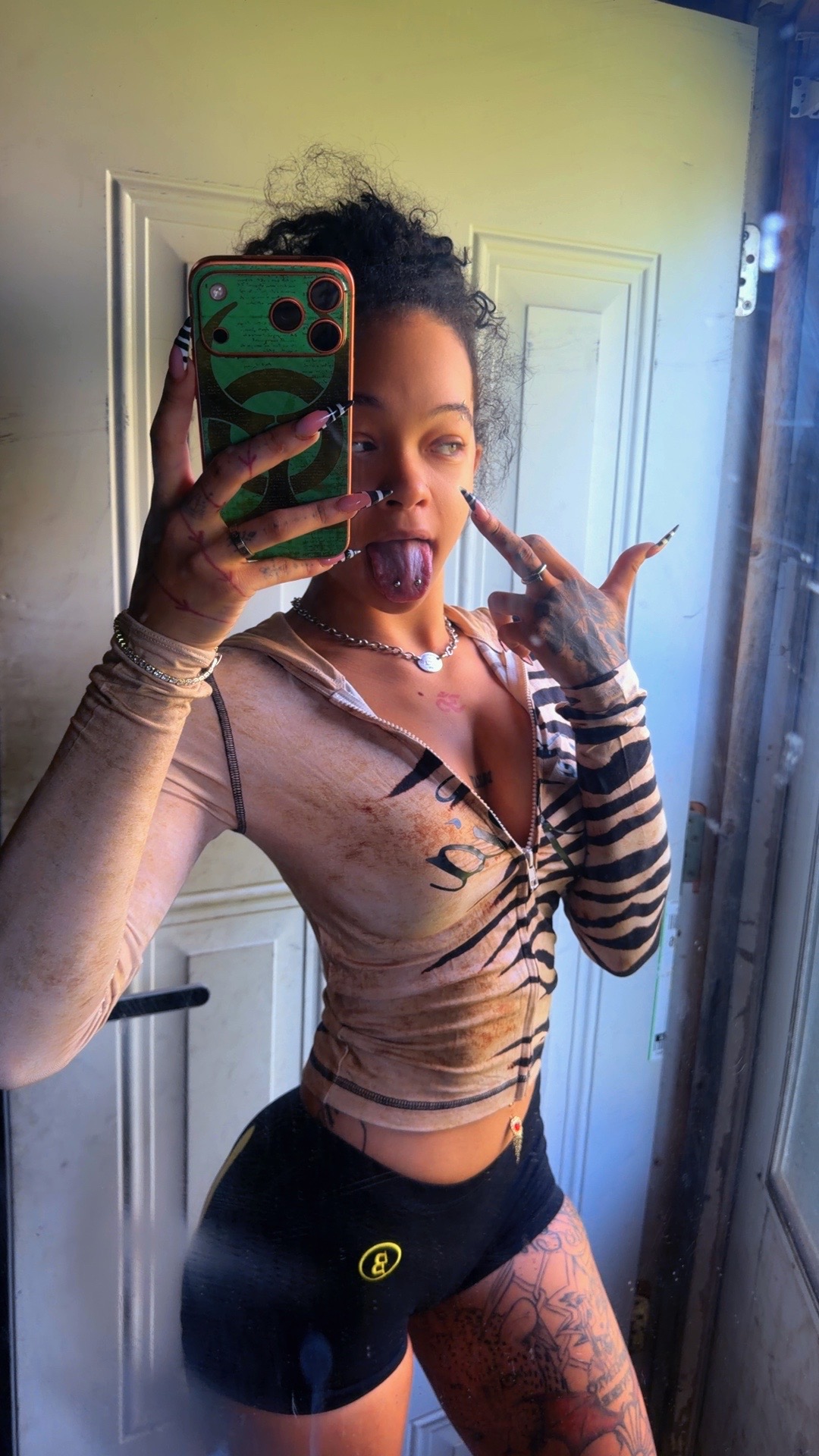 @Navadaqueen