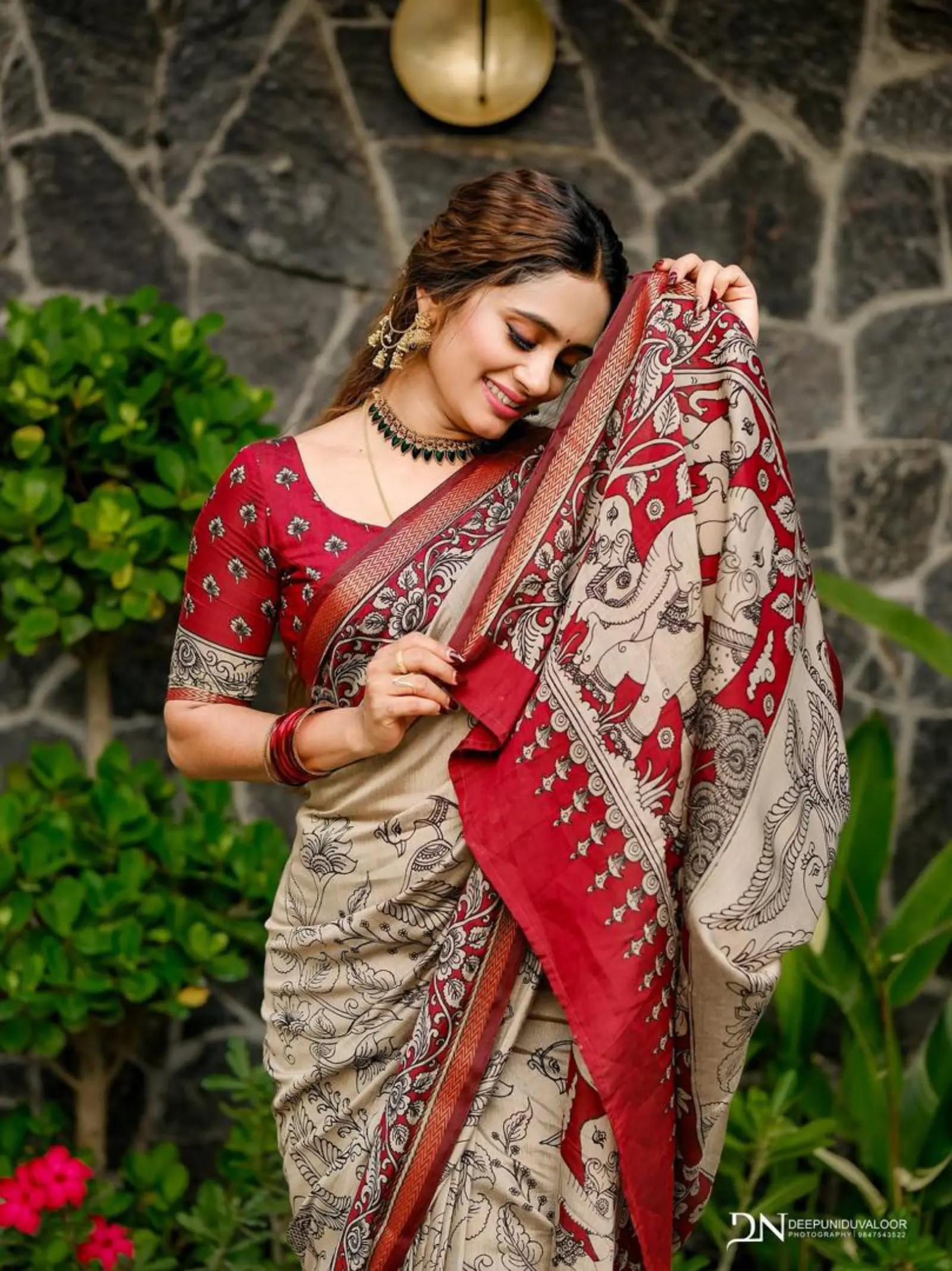 @Piriya@riya