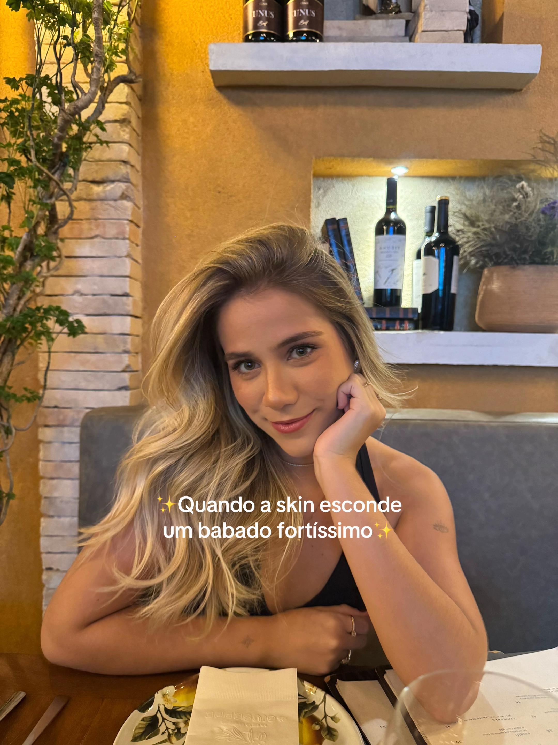 @LARISSA