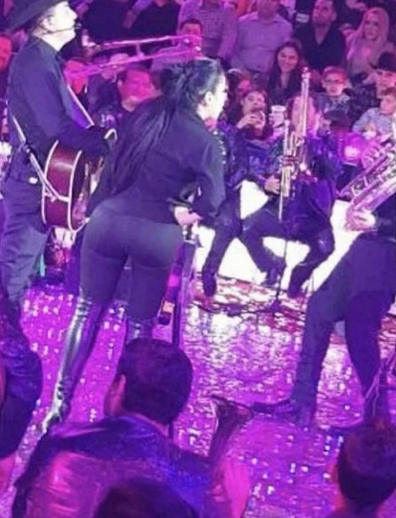 @Clau8afc
