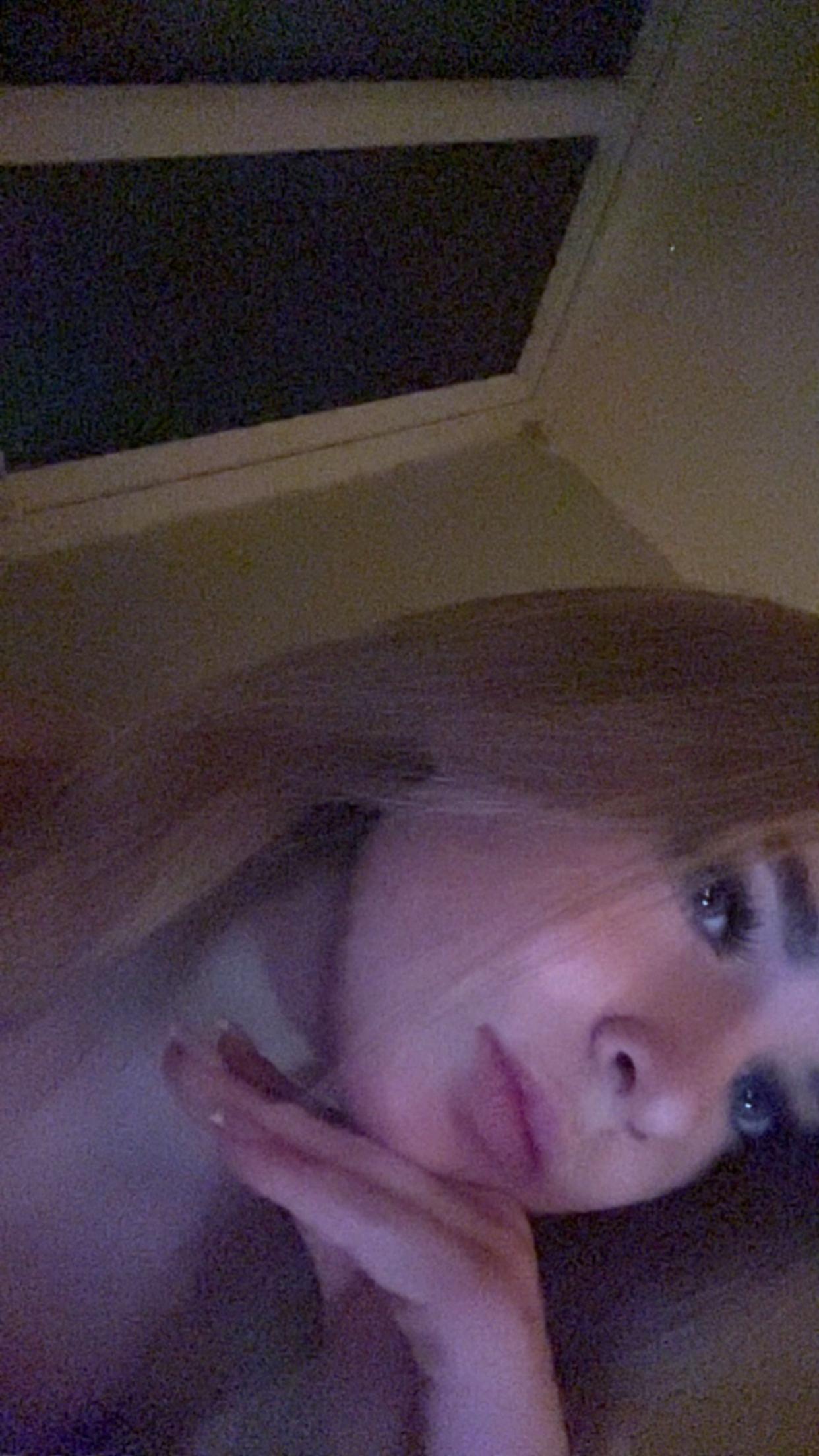 @️ 𝐛𝐞𝐭𝐭✨