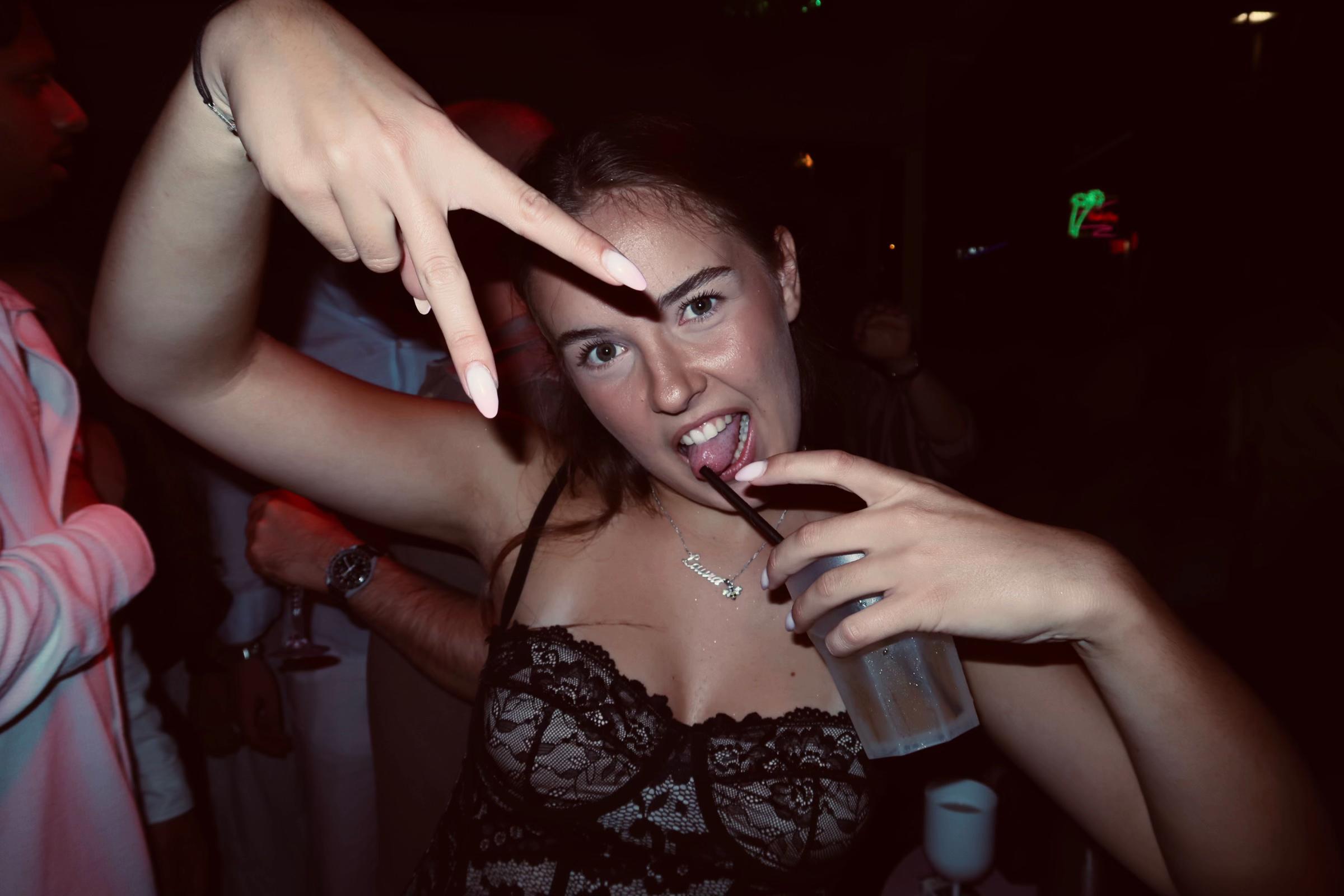 @laaauuraaaaaa
