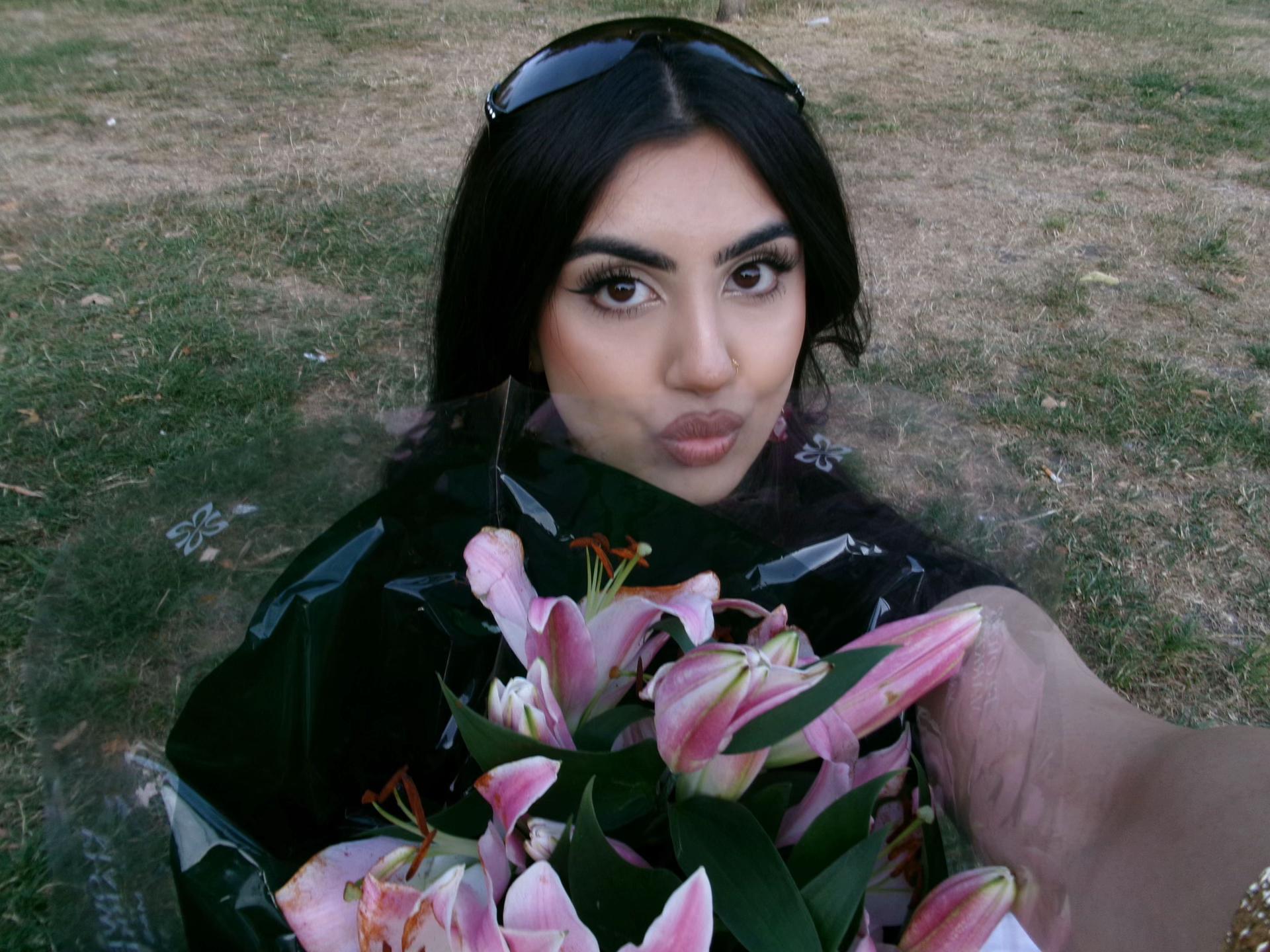 @arooj