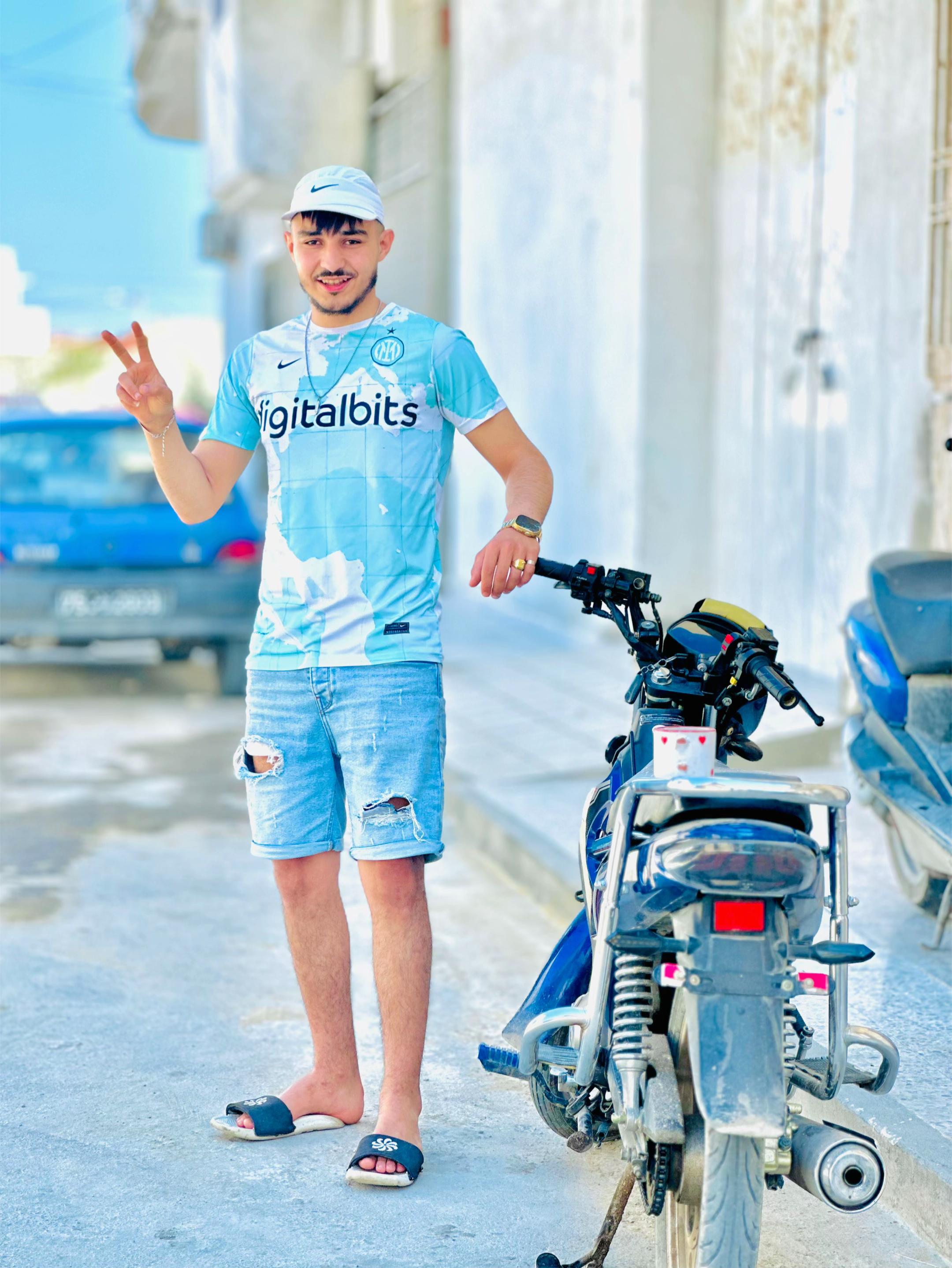 @👑قاسم أمين الزعيشي👑