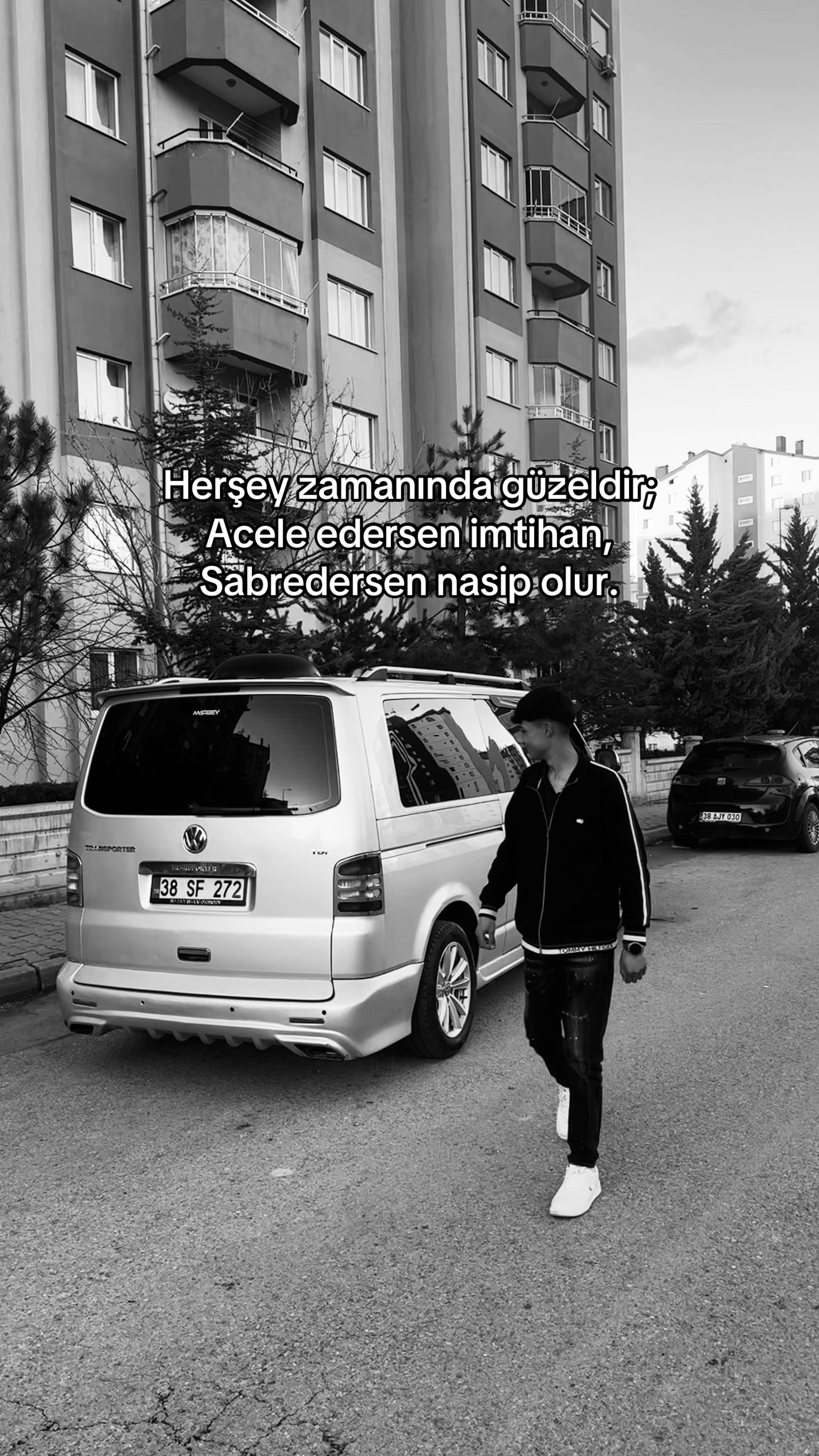 @Y İ Ğ İ T G Ü L