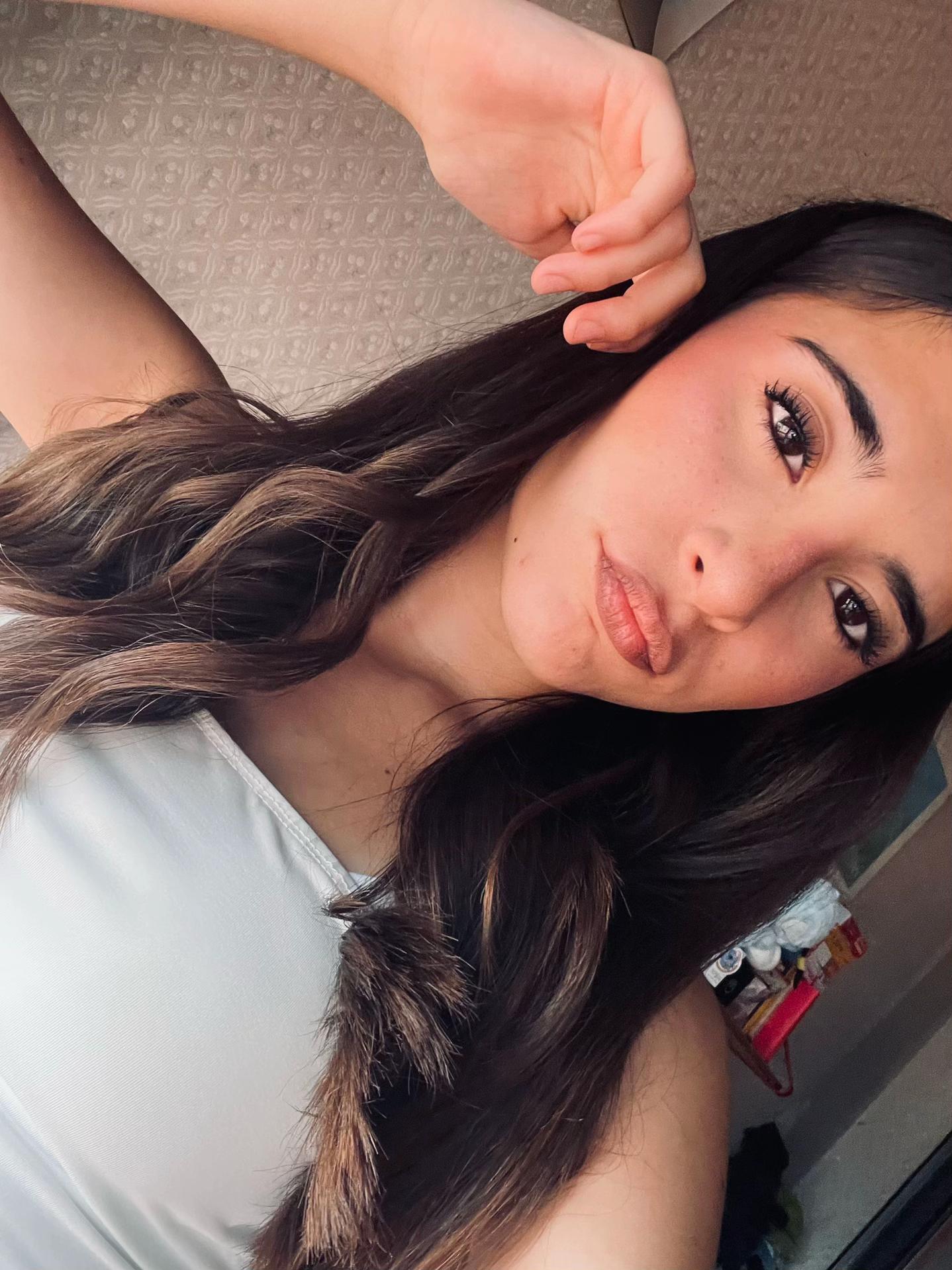 @𝗖𝗕🌟