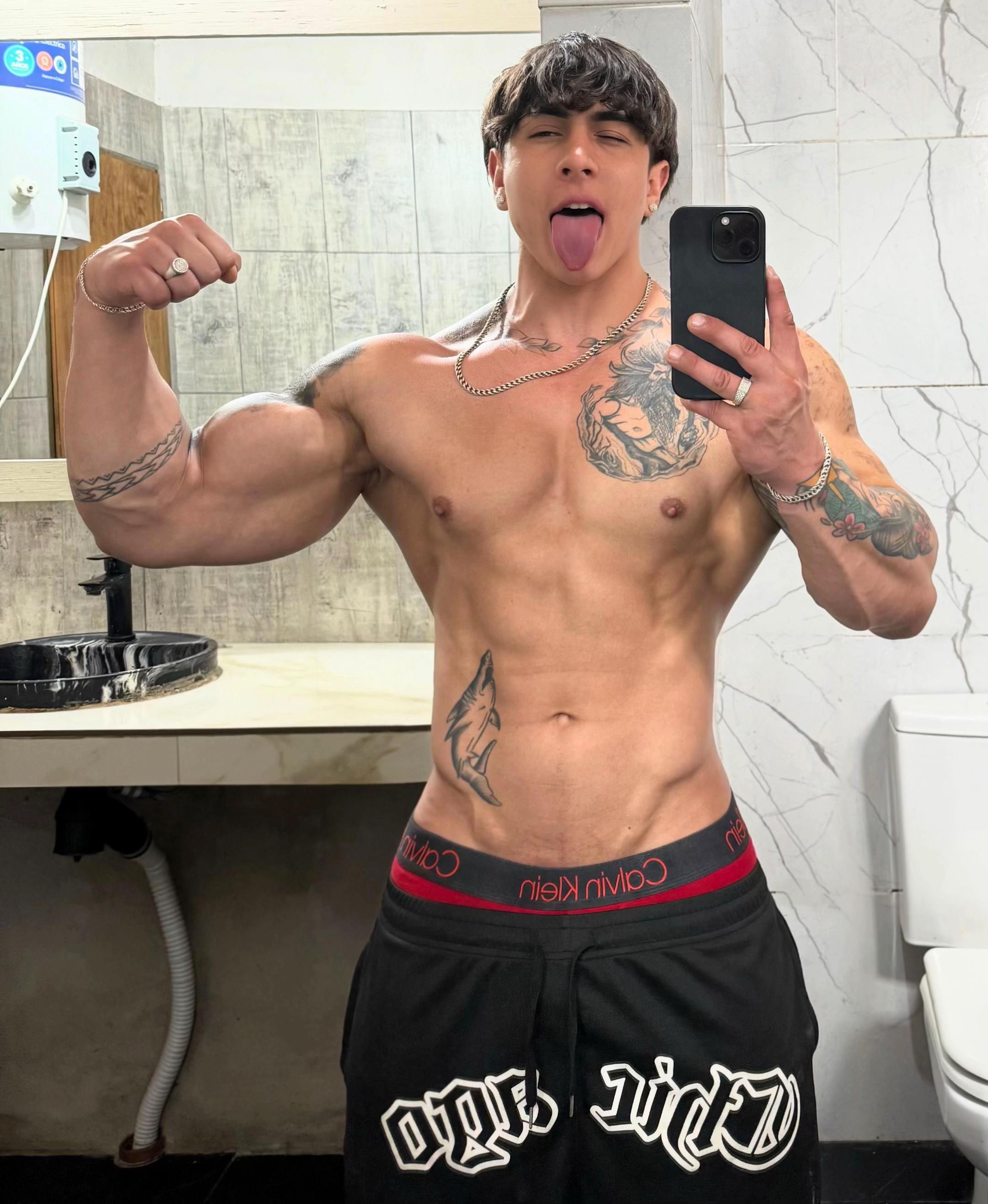 @Nicol&aacute;s