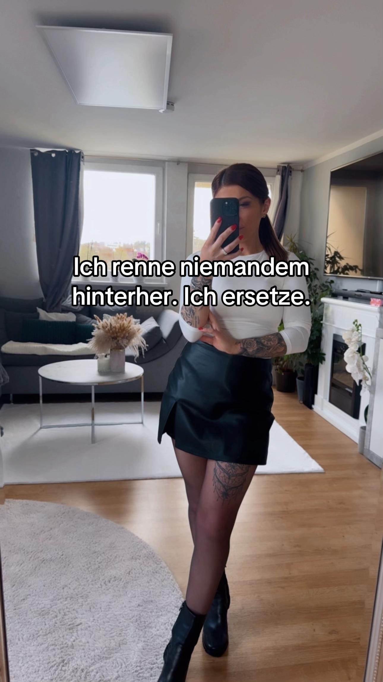 @Esr4