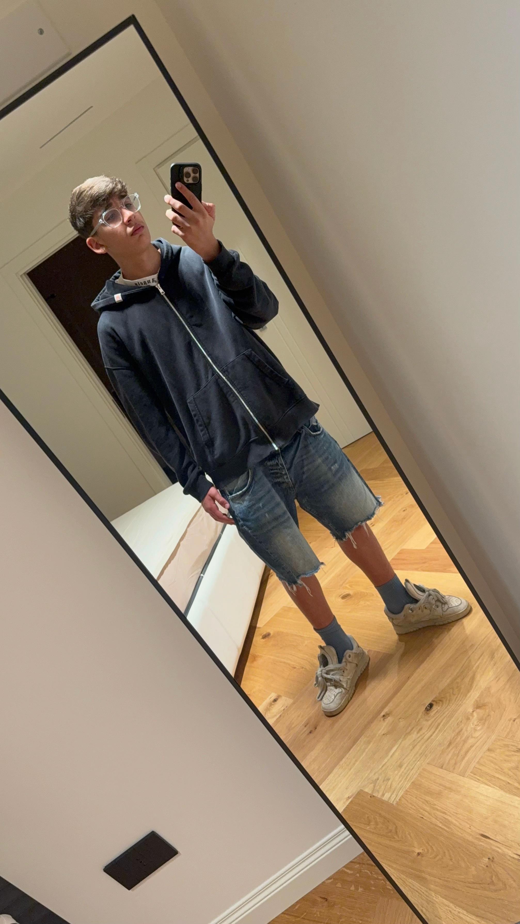 @15😈