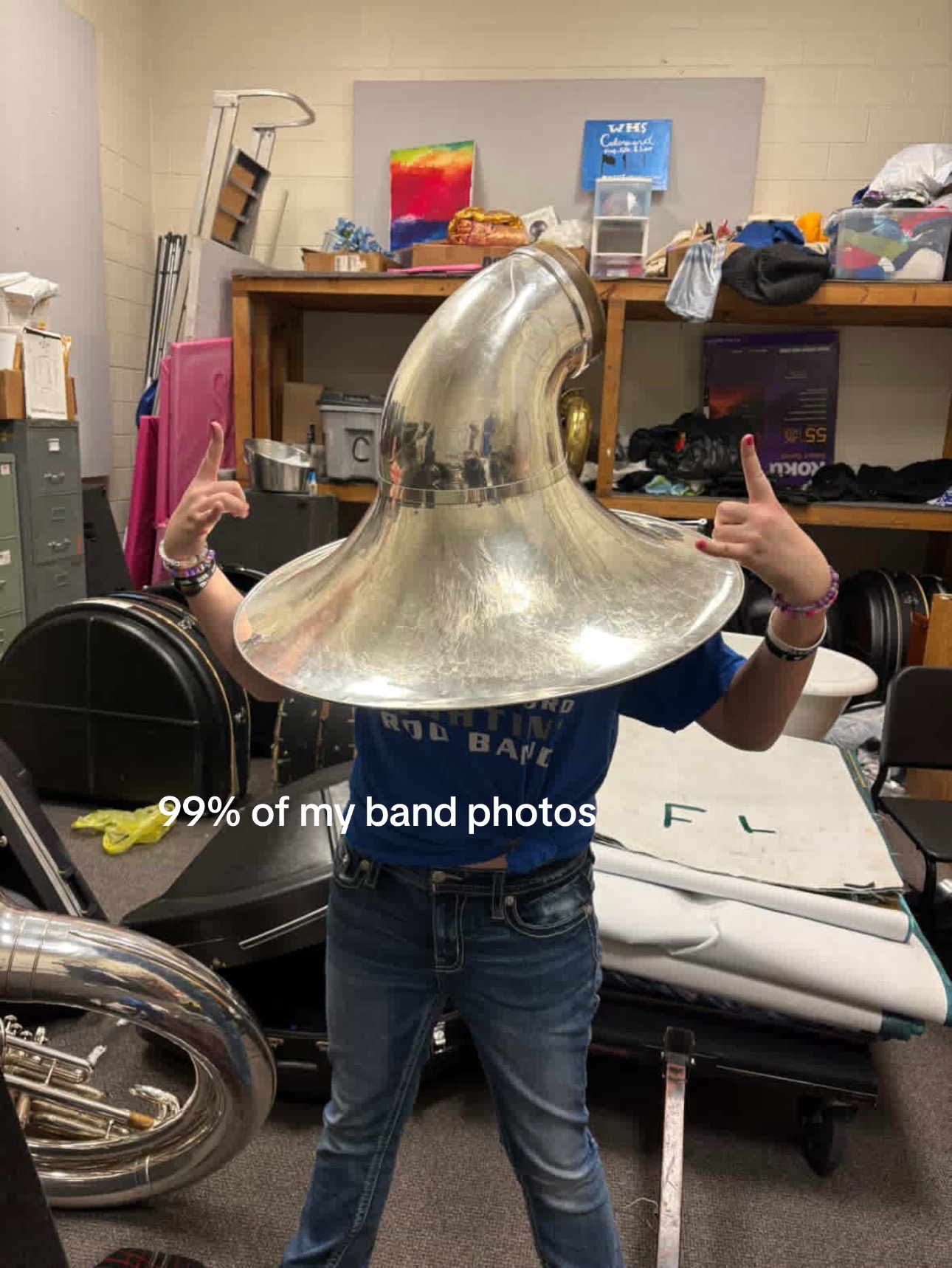 @𝓈𝒶𝓂 ☮︎︎