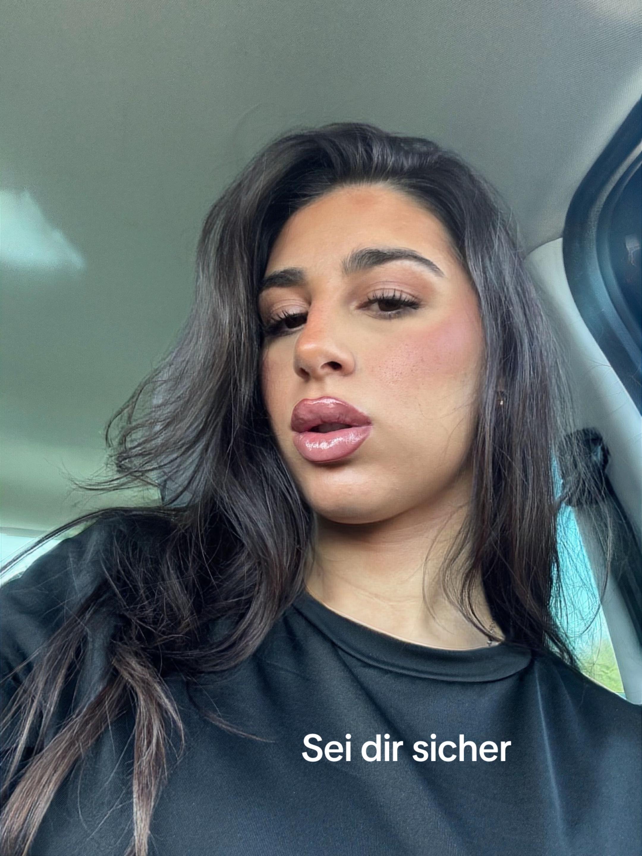 @𝑅𝑜𝑠𝑎 🇮🇹